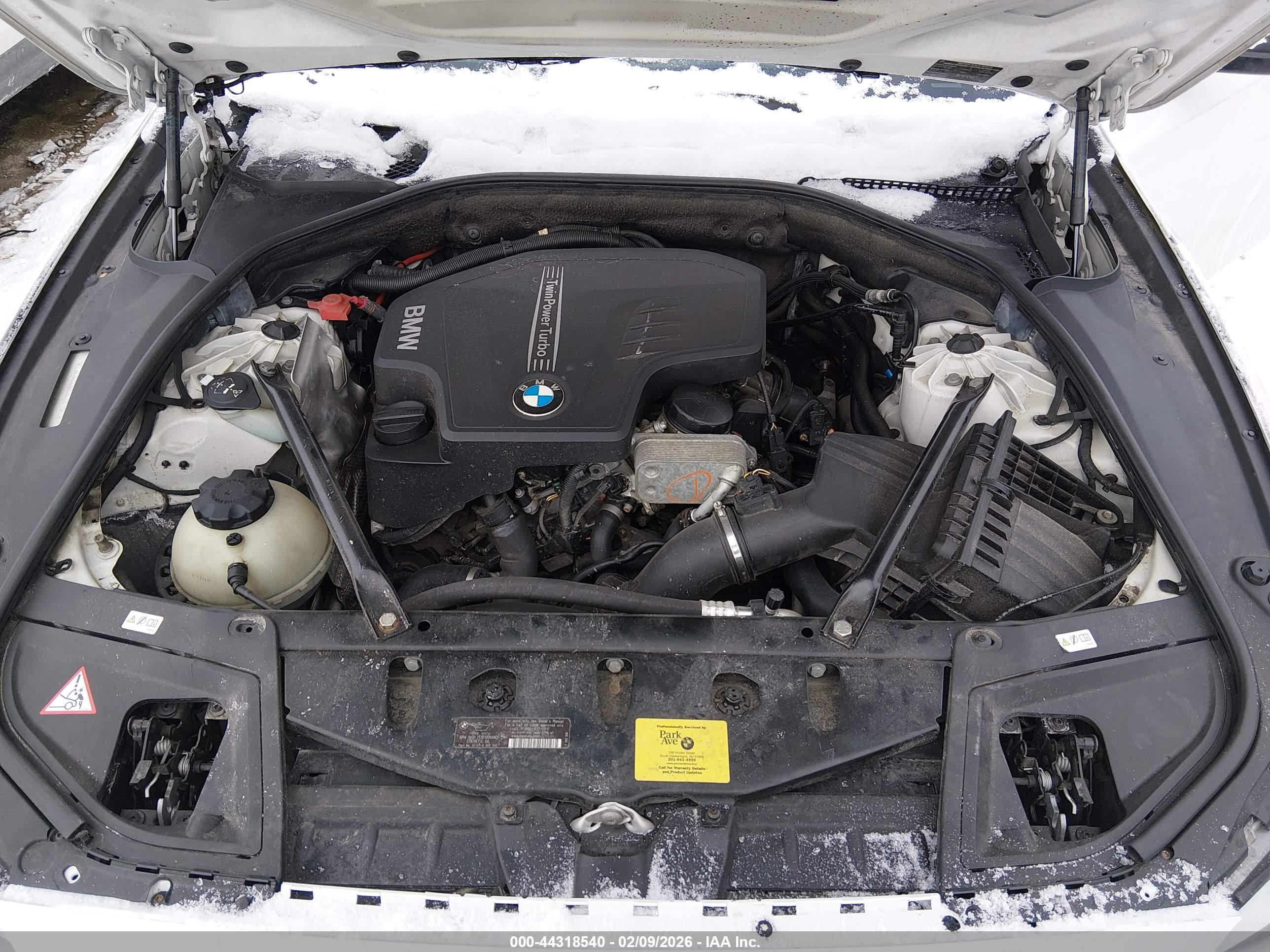 BMW 528I image 10