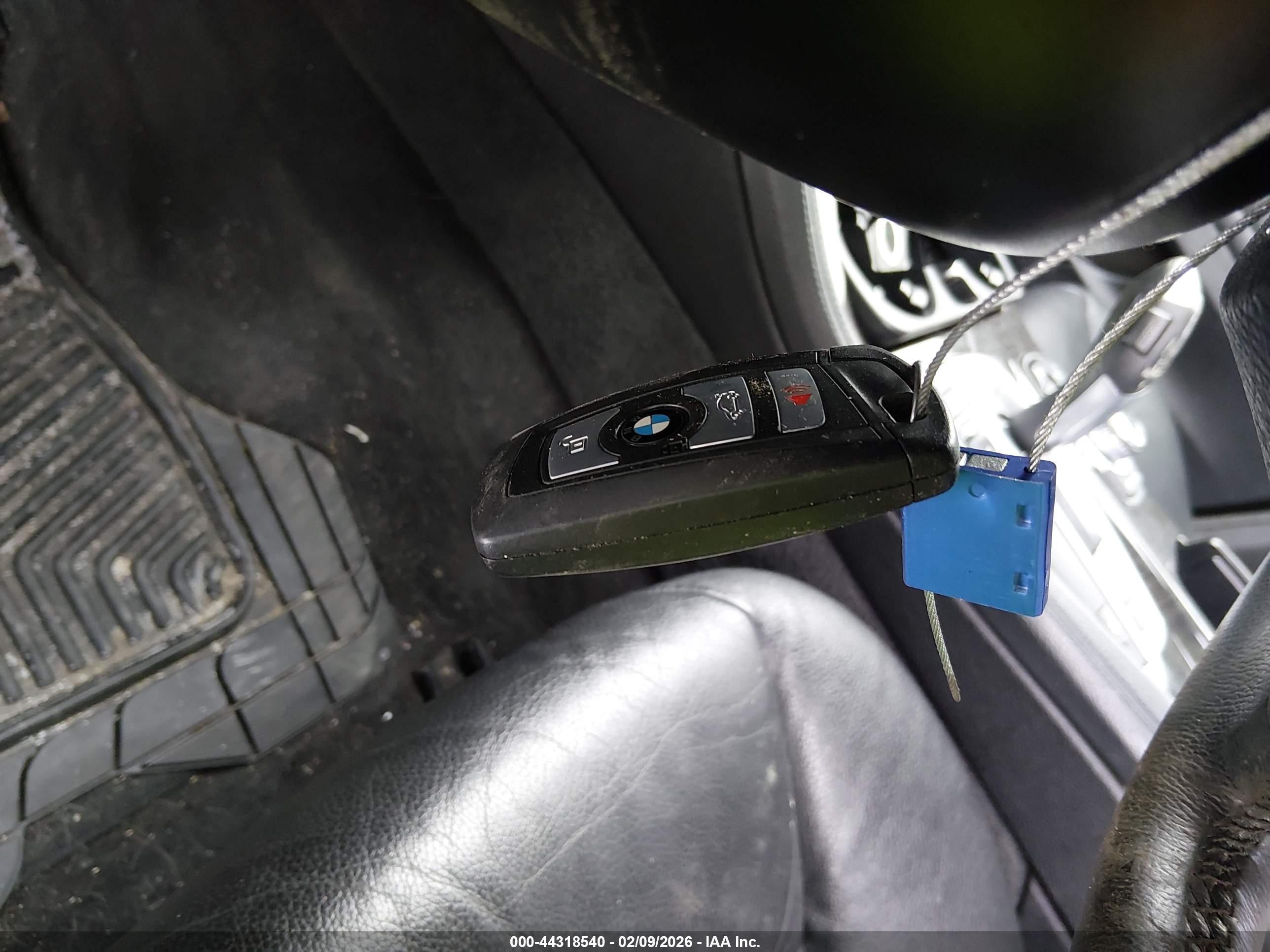 BMW 528I image 11