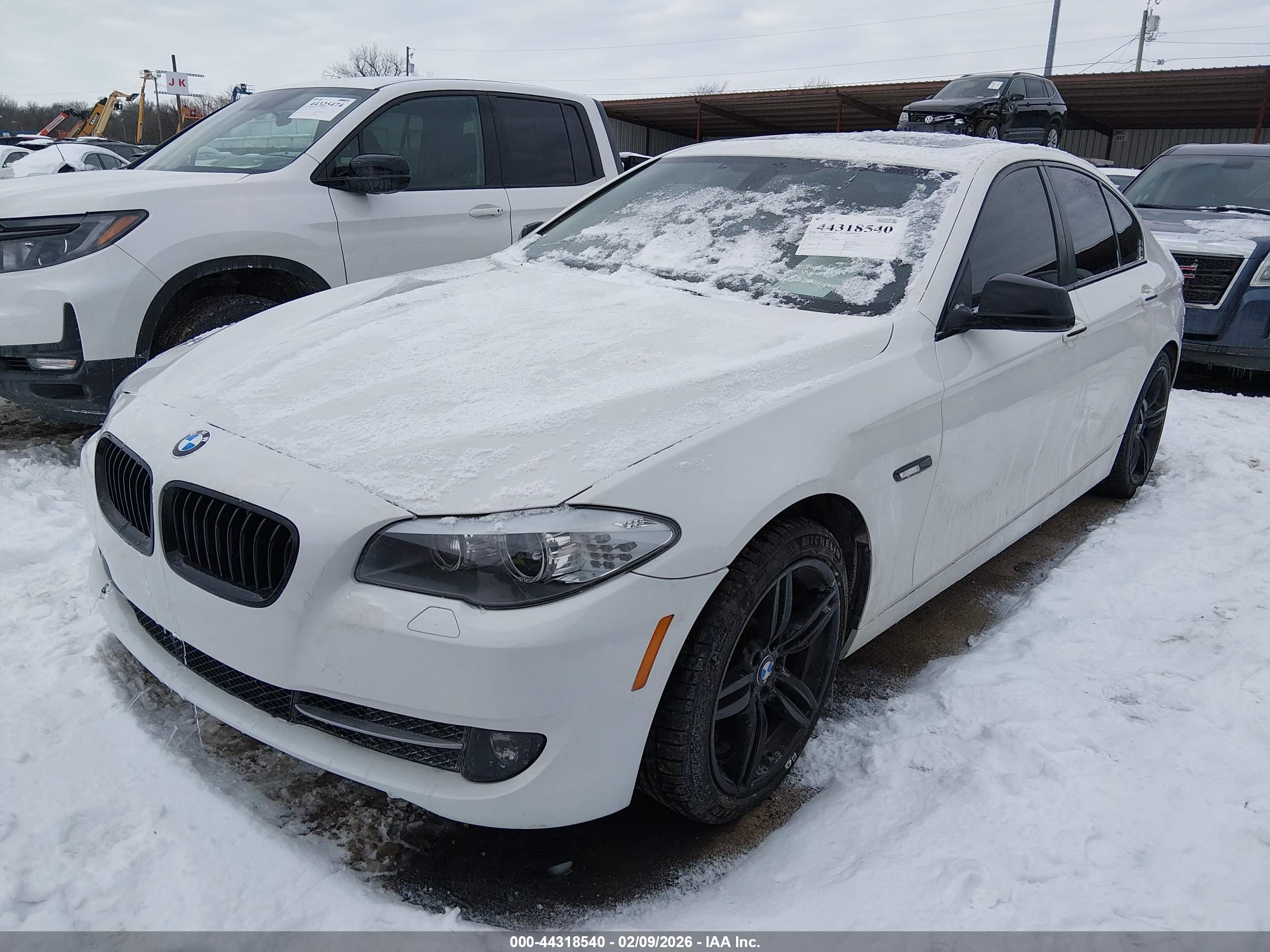 BMW 528I image 2