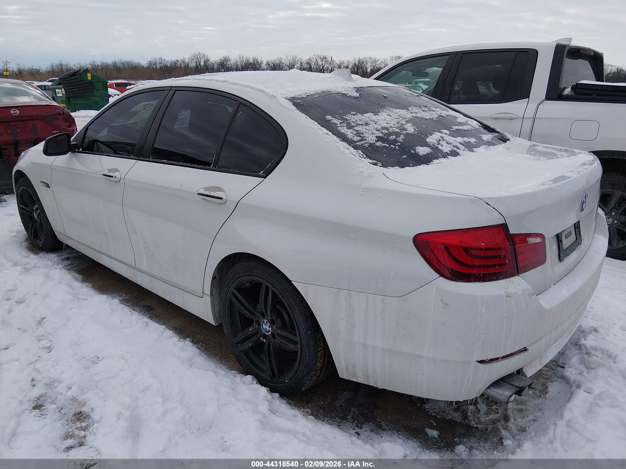 BMW 528I image 3