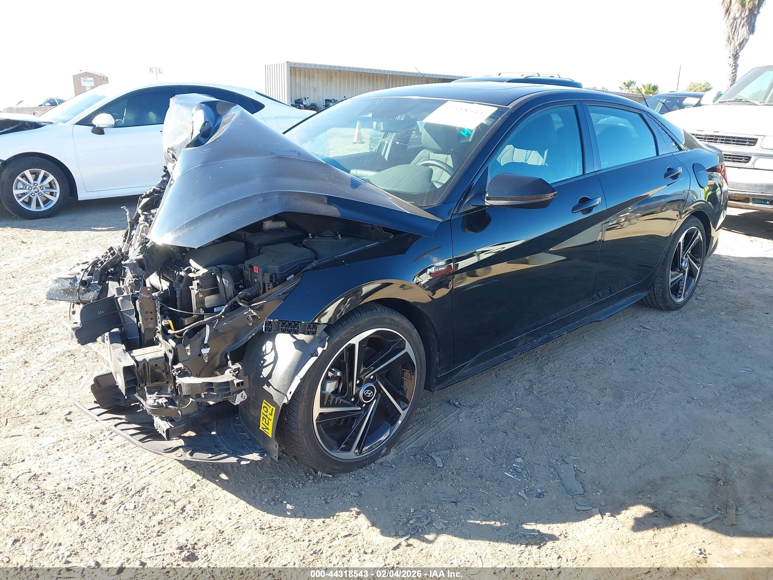 HYUNDAI ELANTRA image 2
