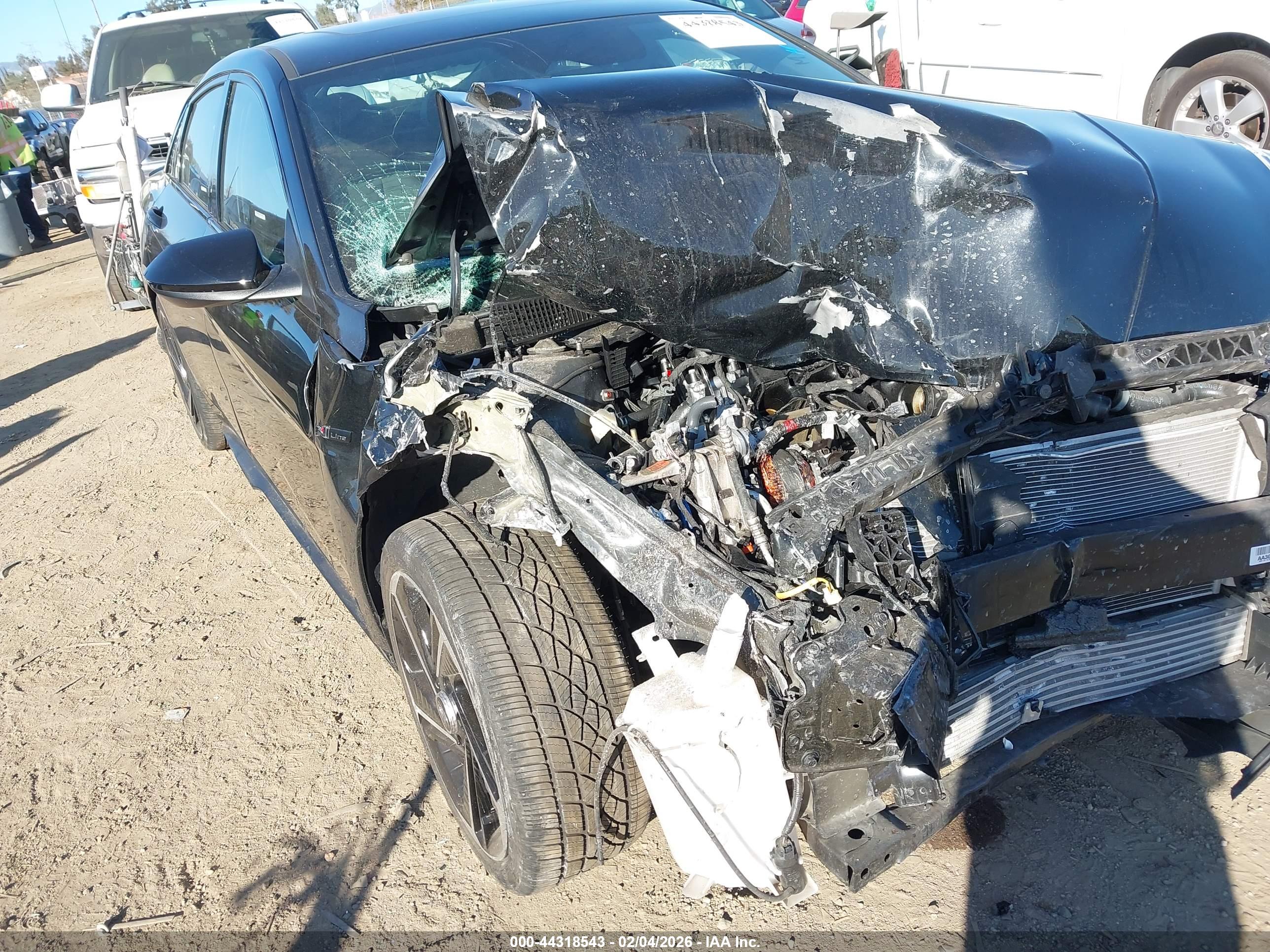 HYUNDAI ELANTRA image 6