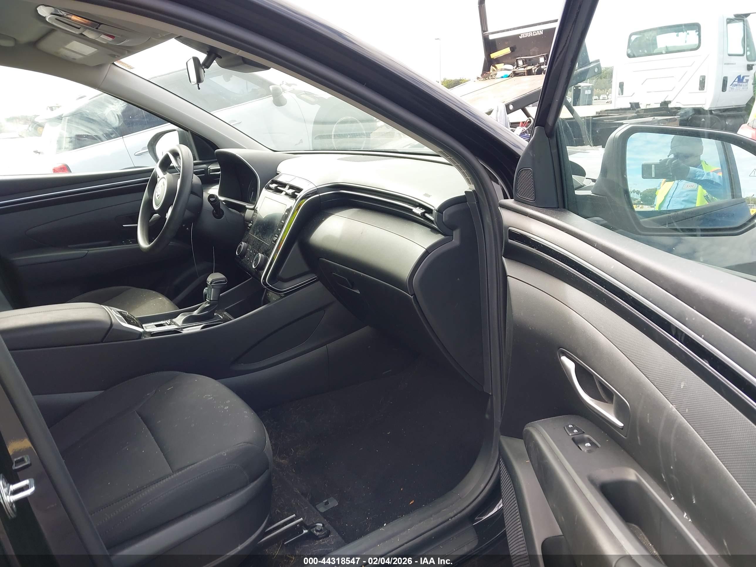 HYUNDAI TUCSON image 5