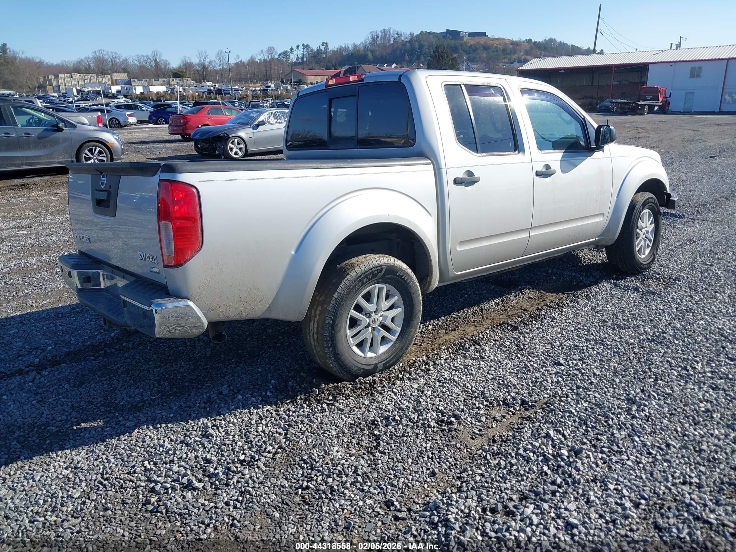 NISSAN FRONTIER image 4
