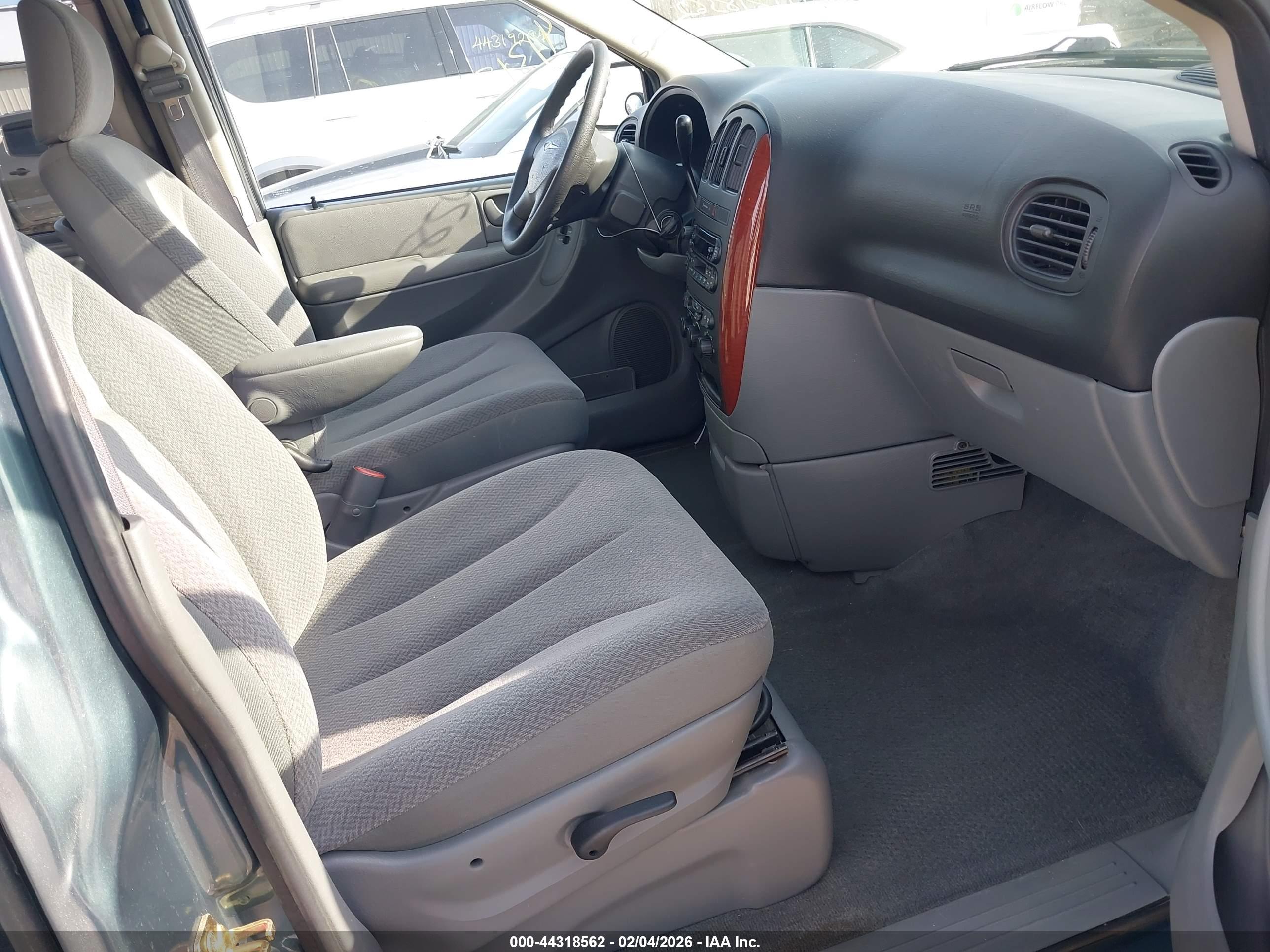 CHRYSLER TOWN image 5