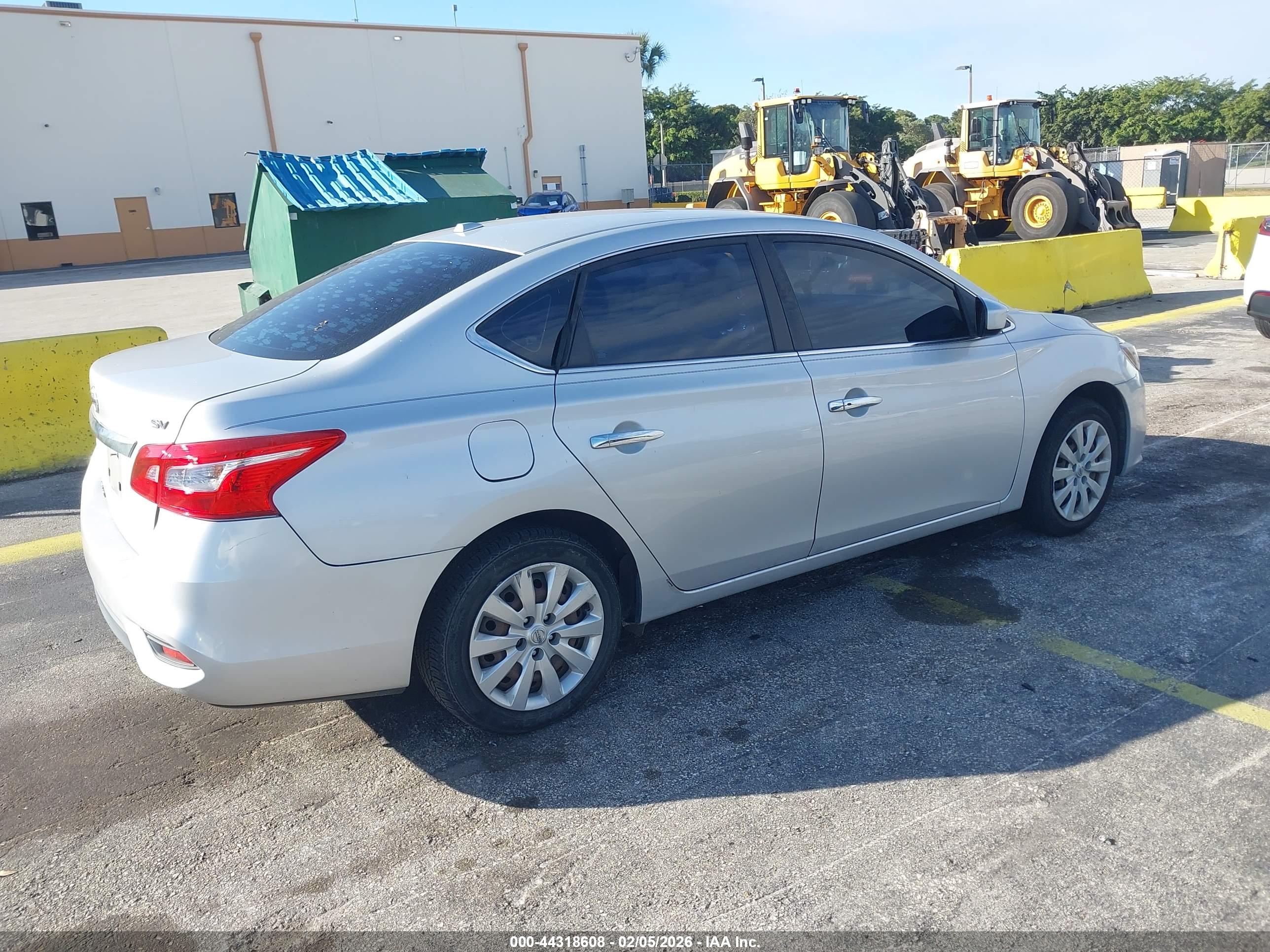 NISSAN SENTRA image 4