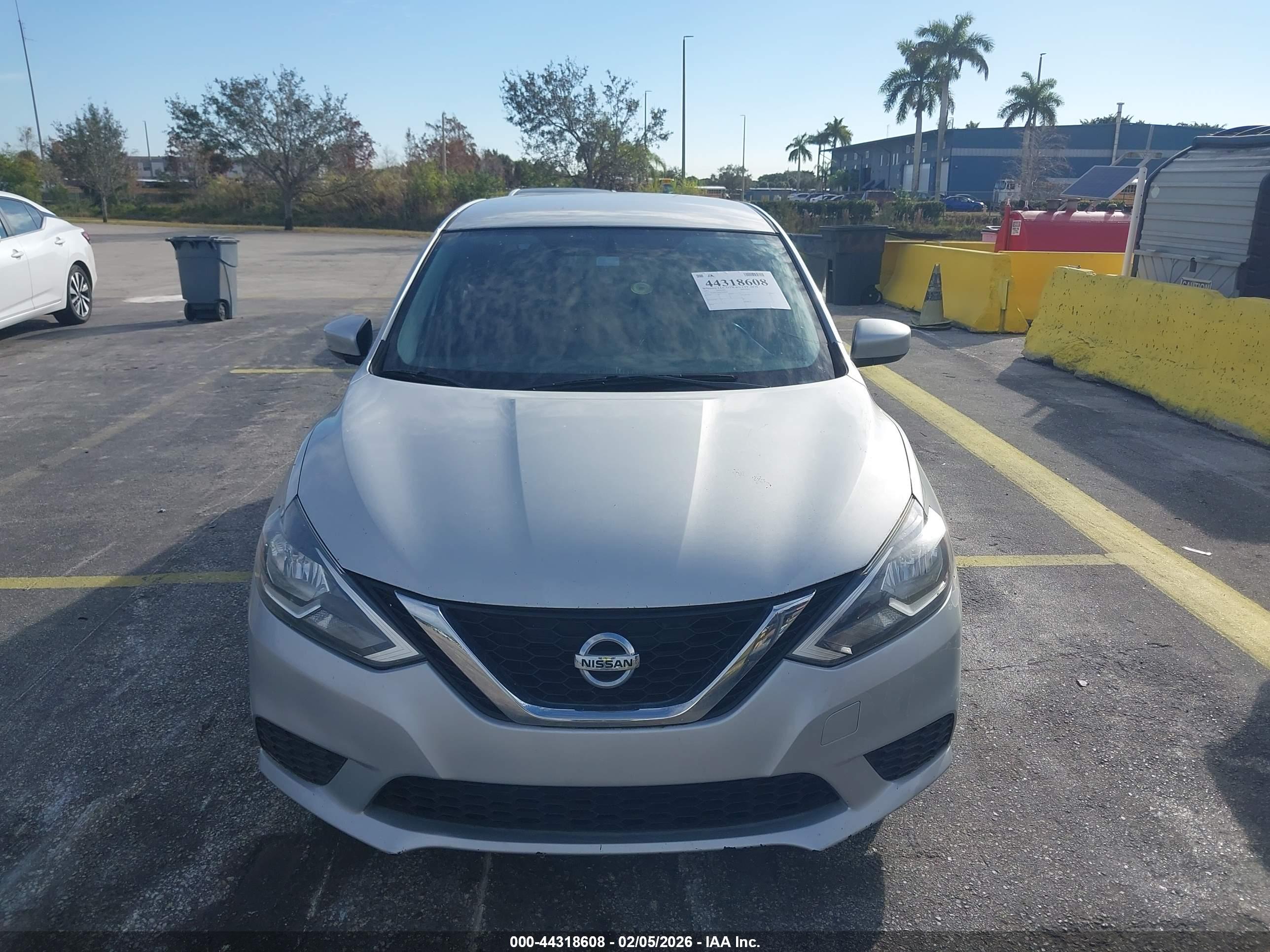 NISSAN SENTRA image 6