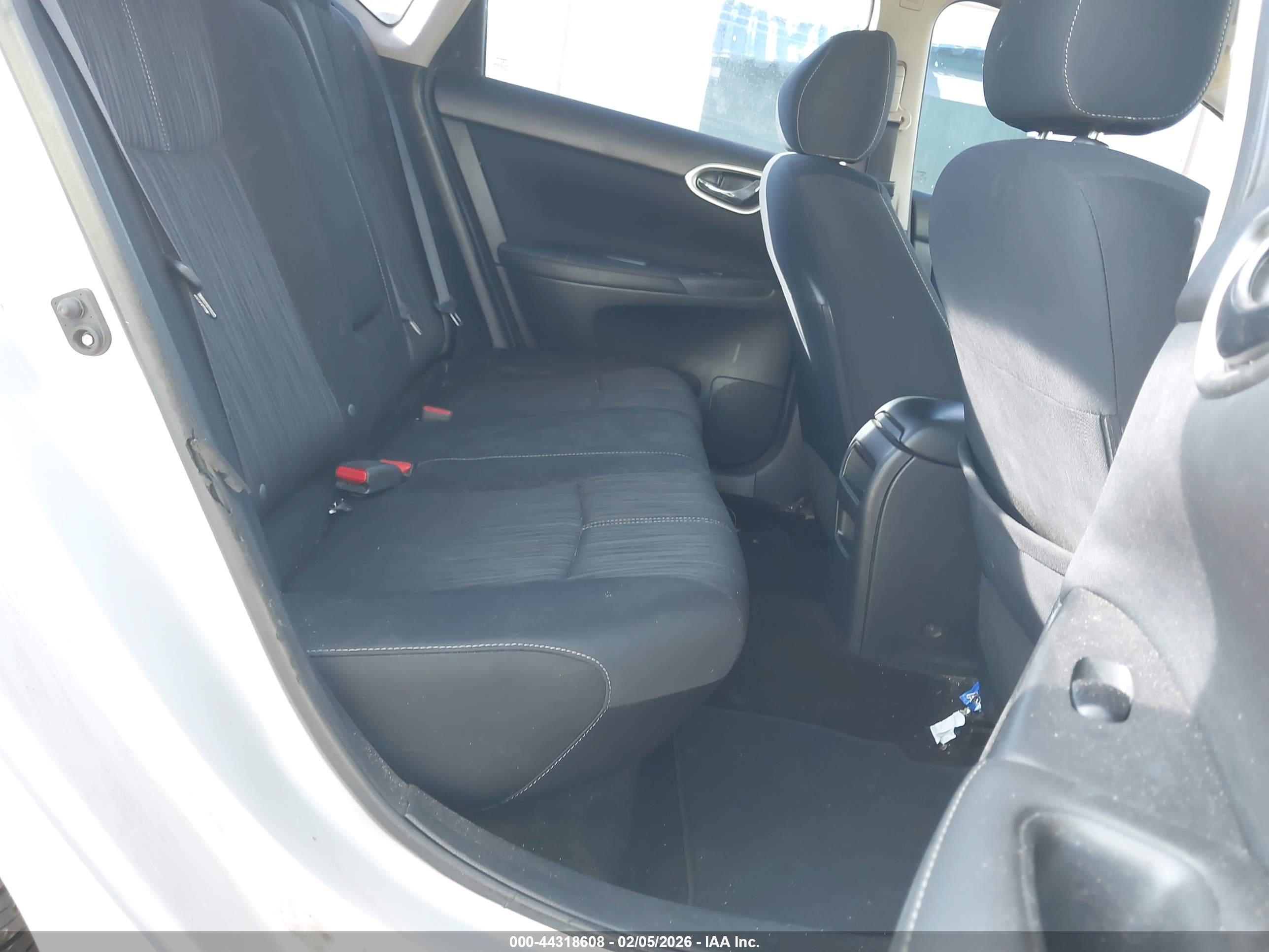 NISSAN SENTRA image 8