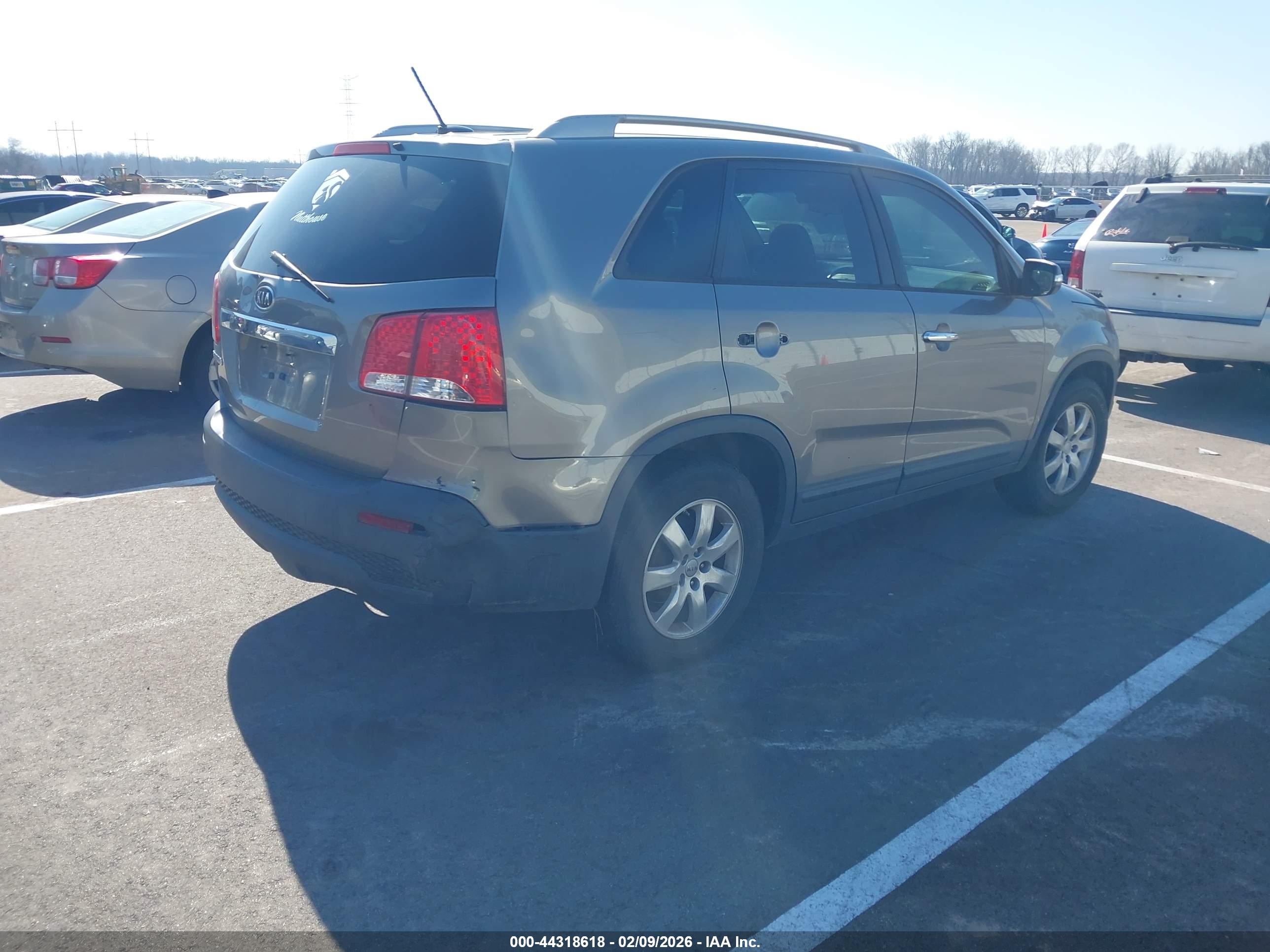 KIA SORENTO image 4