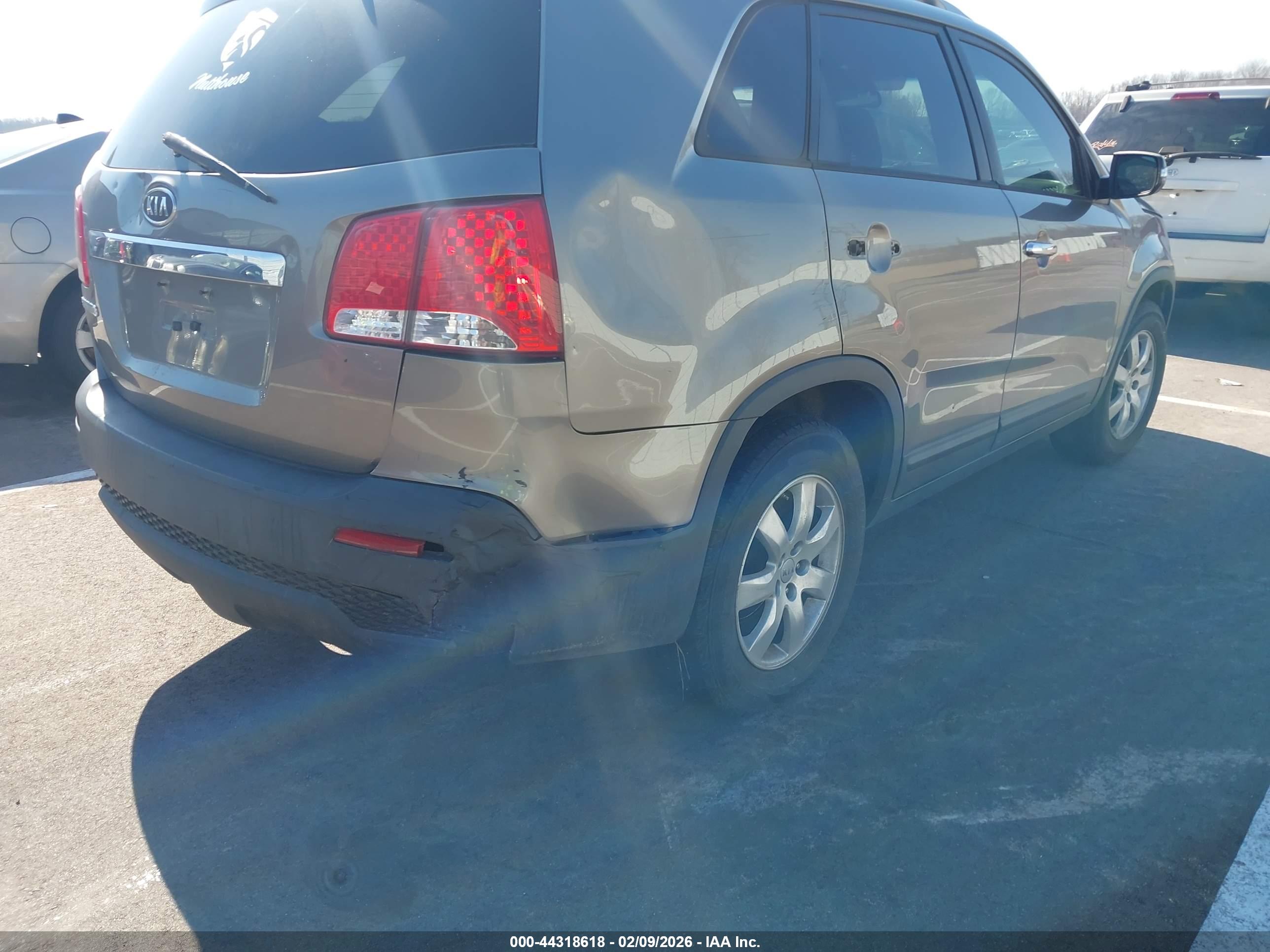 KIA SORENTO image 6