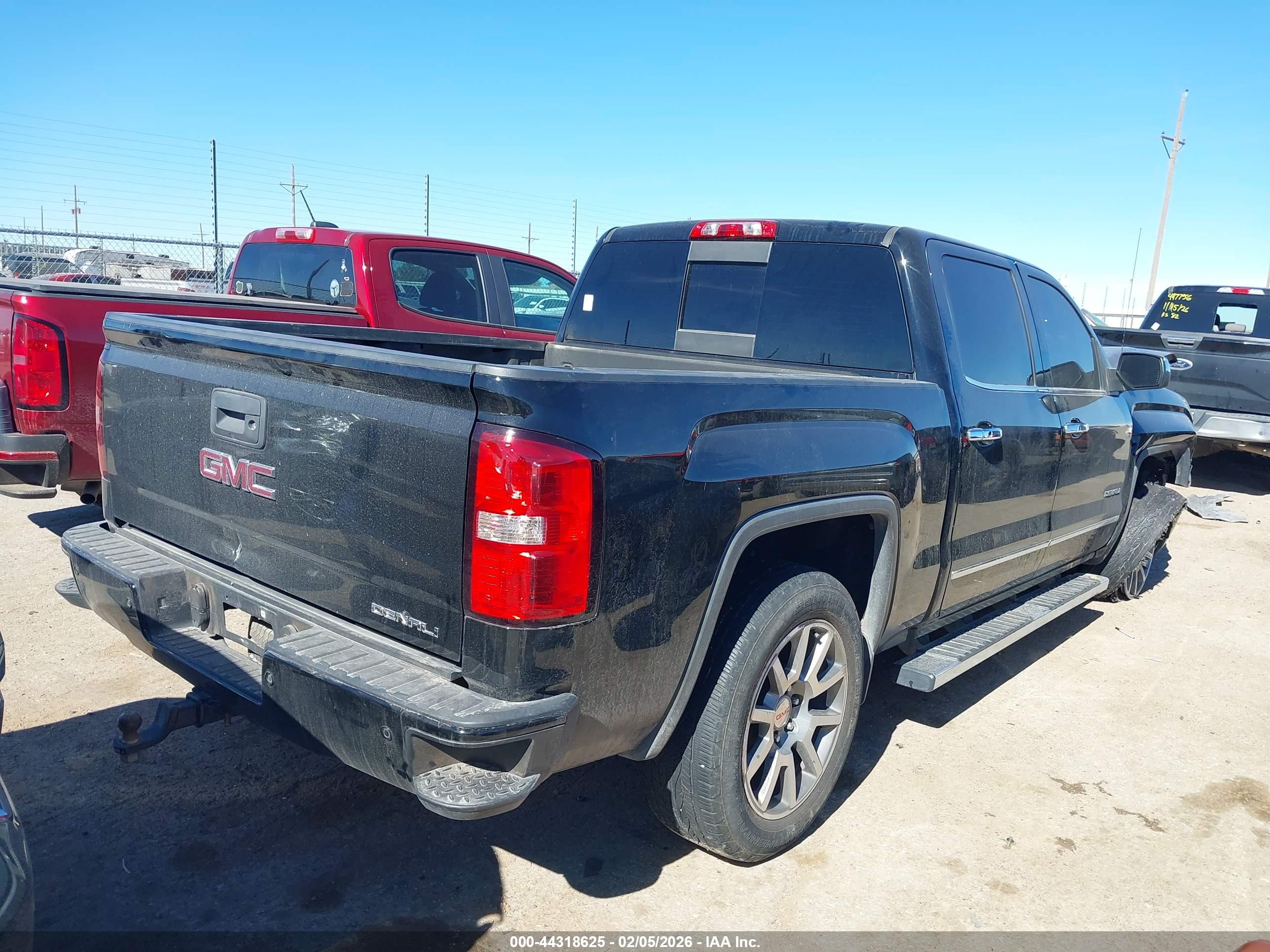 GMC SIERRA image 4