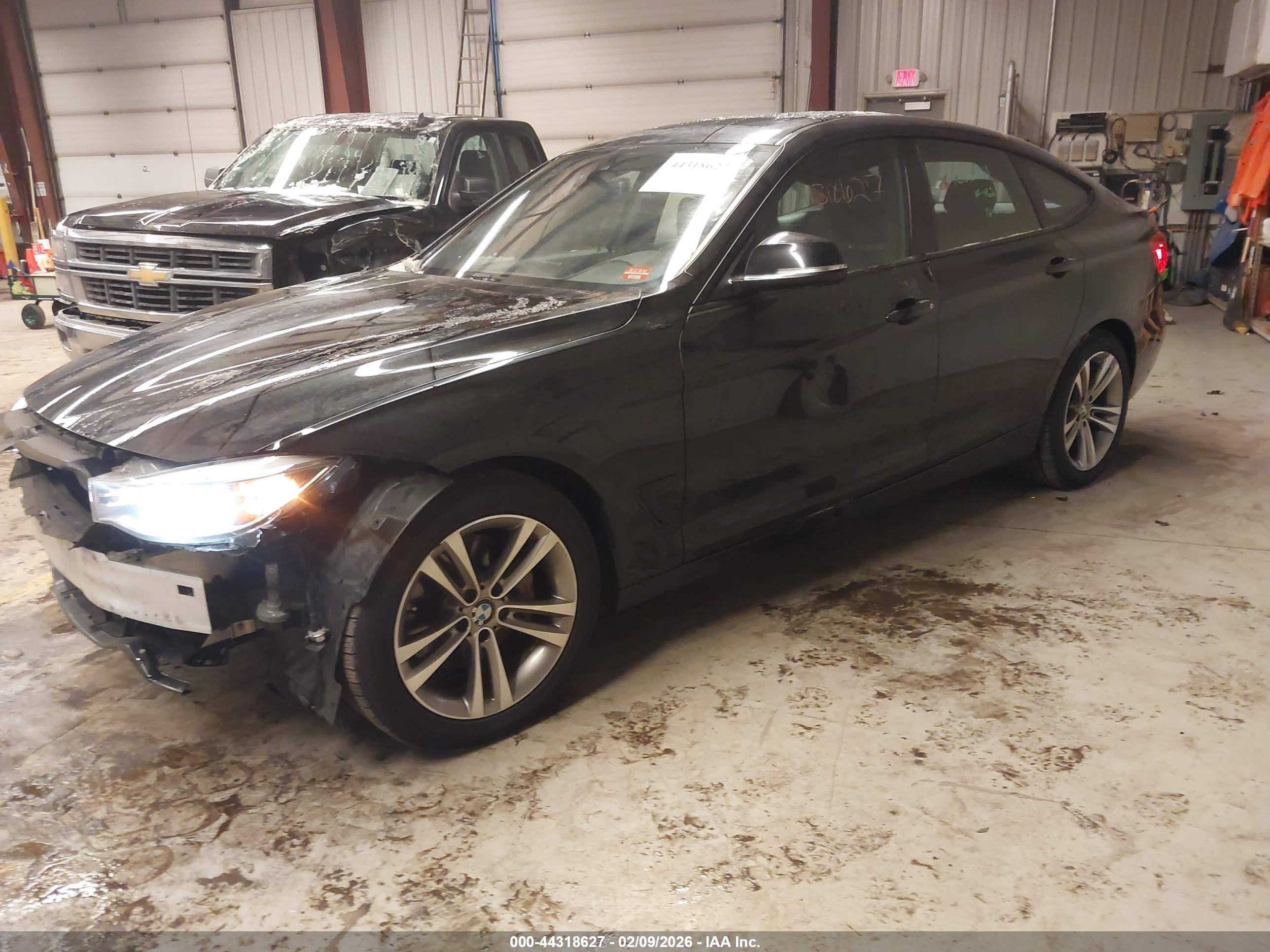 BMW 335I image 2