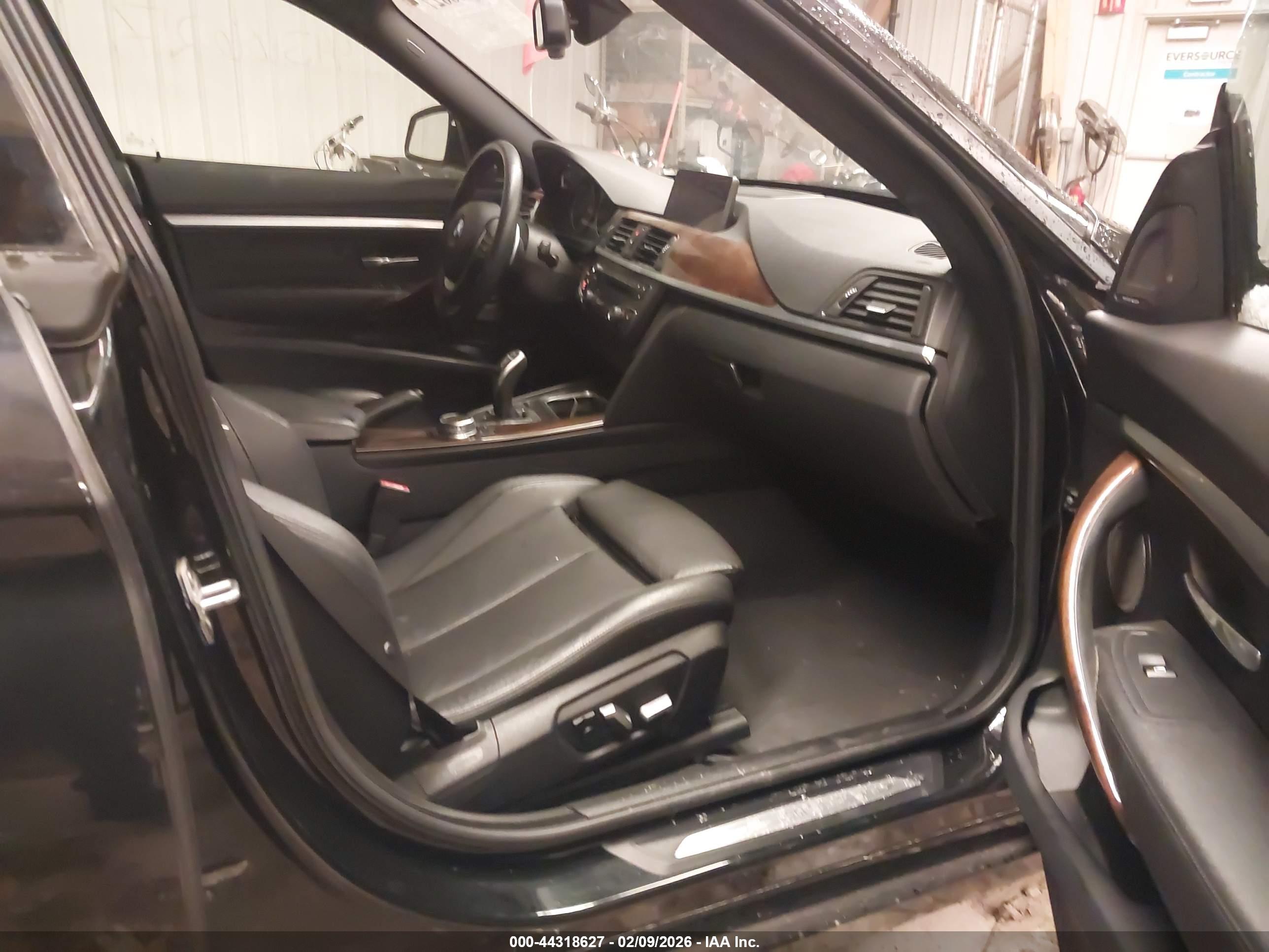 BMW 335I image 5