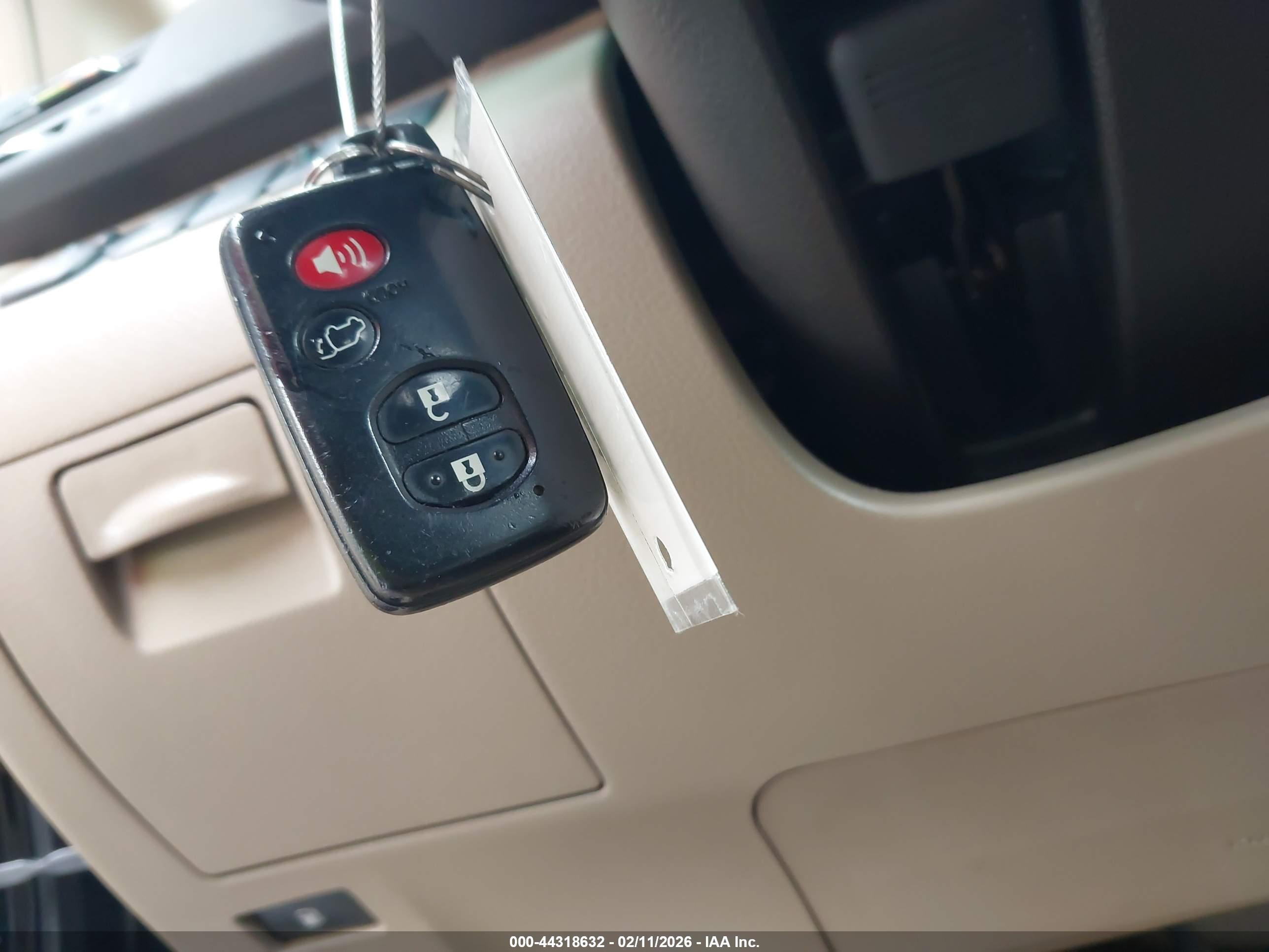 TOYOTA HIGHLANDER image 11