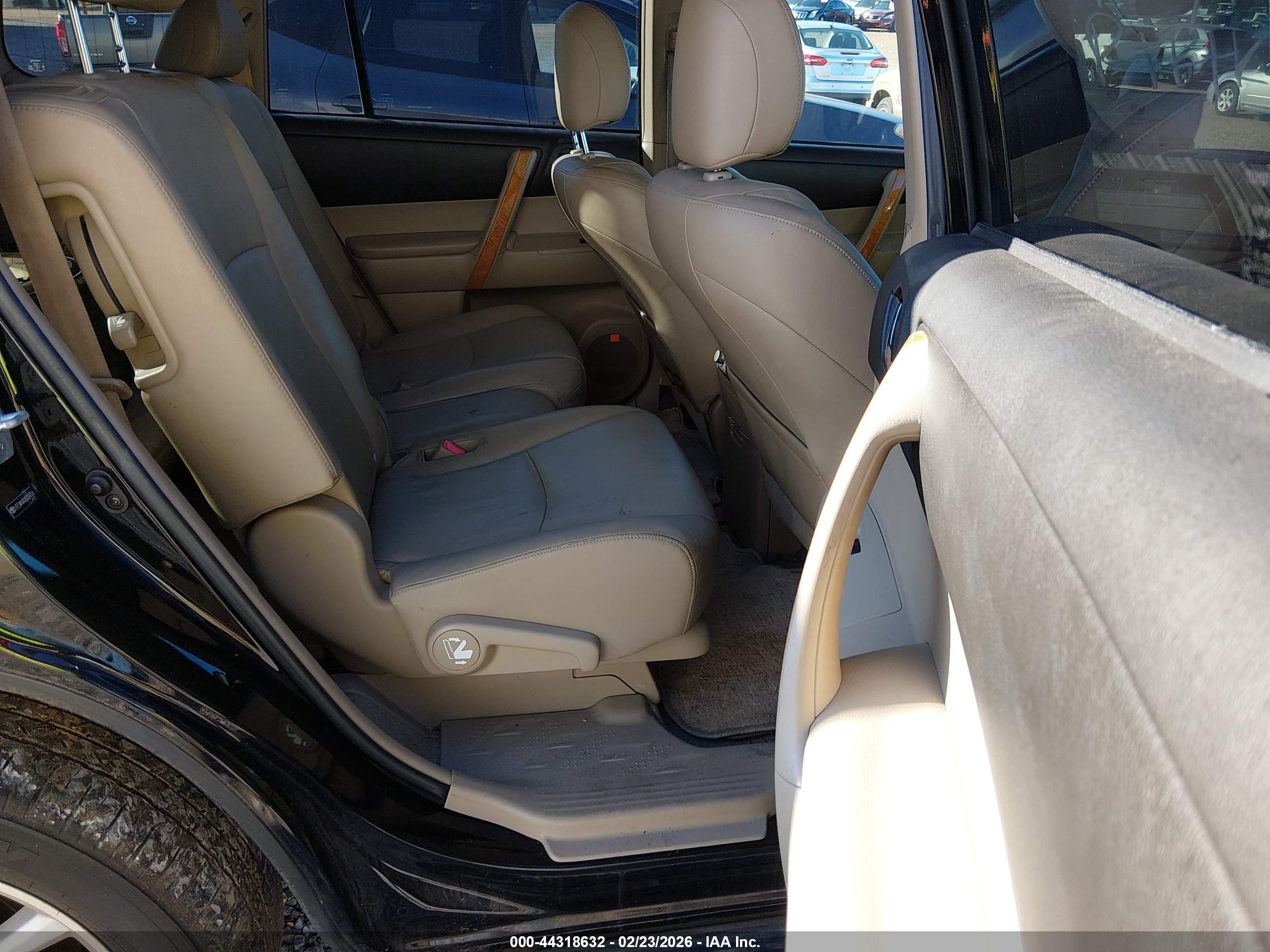 TOYOTA HIGHLANDER image 8