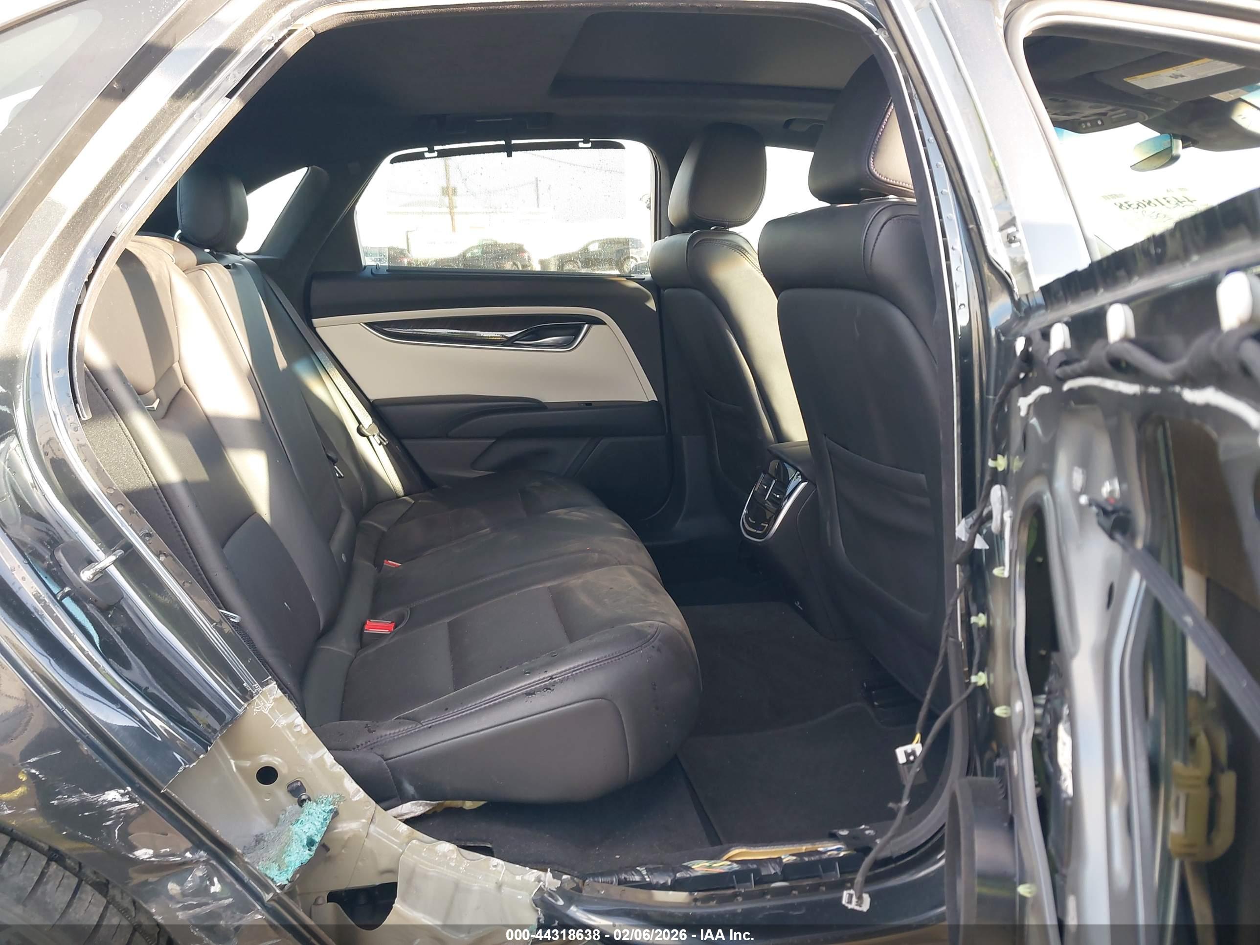 CADILLAC XTS image 8