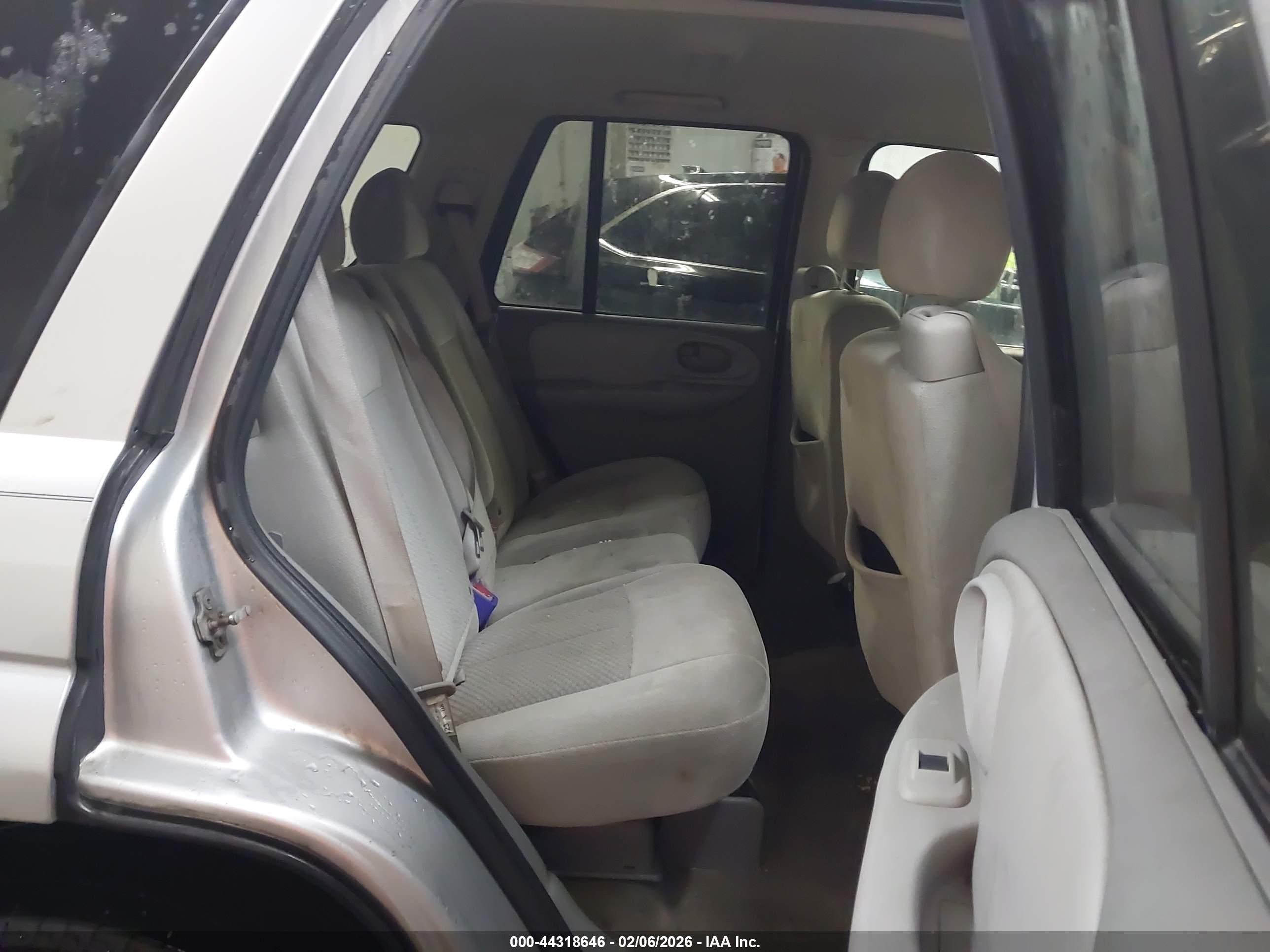 CHEVROLET TRAILBLAZER image 8