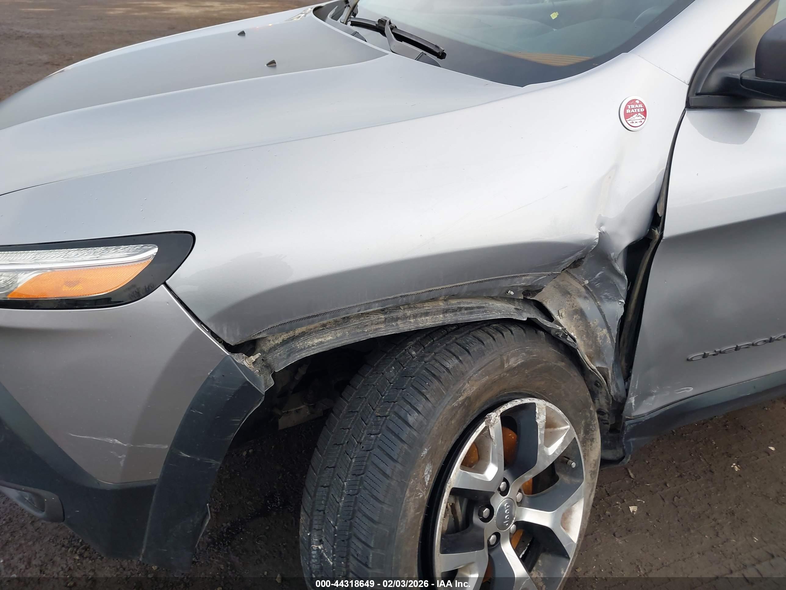 JEEP CHEROKEE image 6