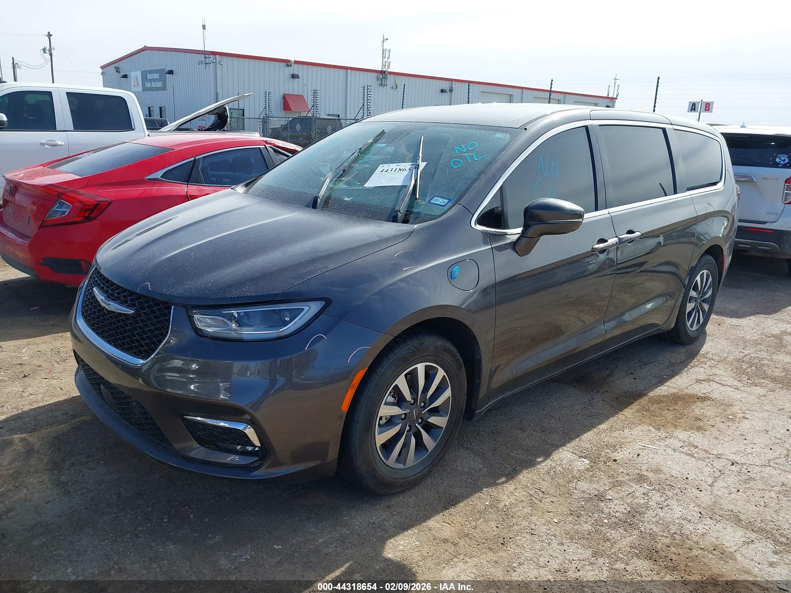CHRYSLER PACIFICA image 2