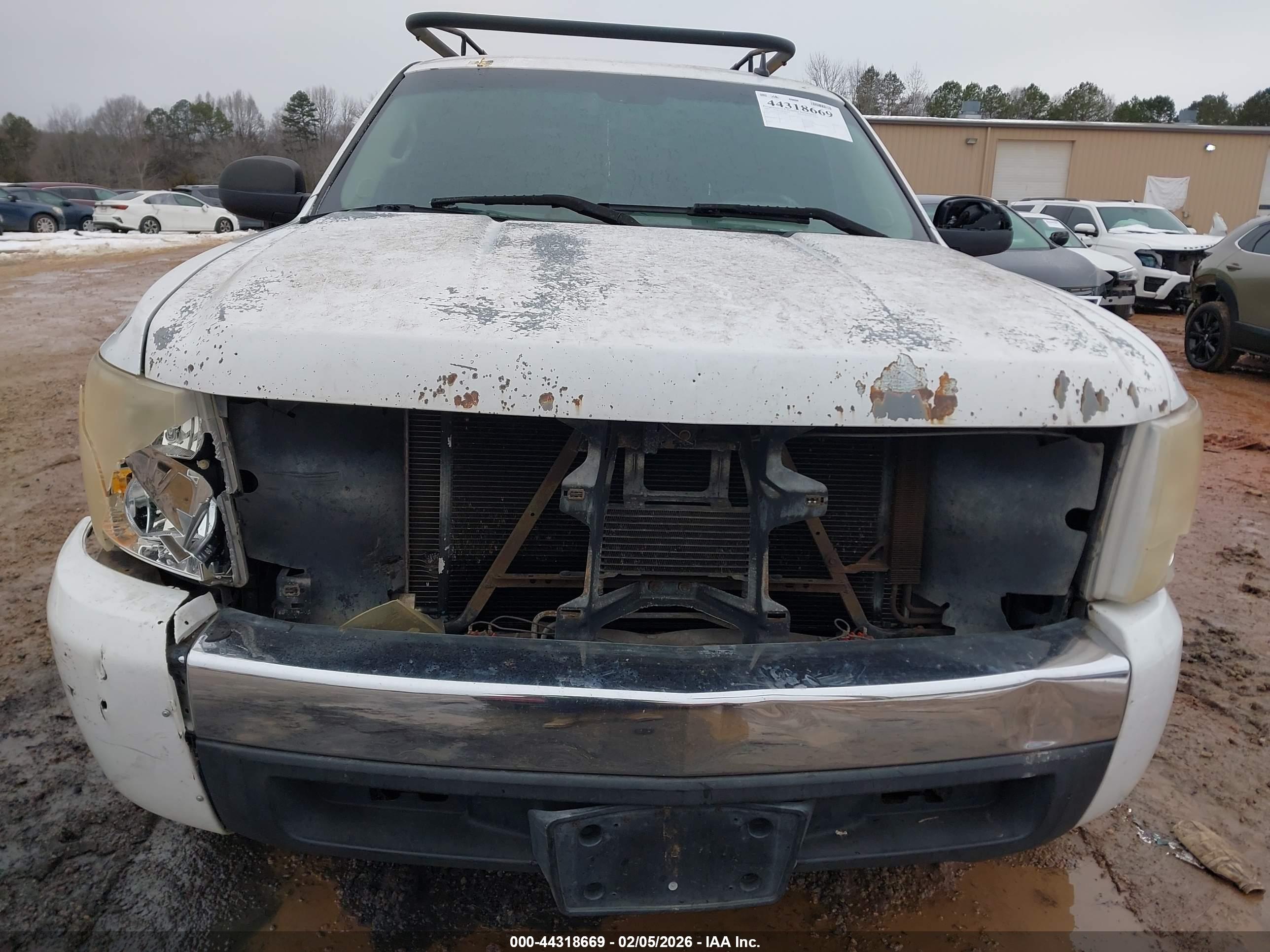 CHEVROLET SILVERADO image 6
