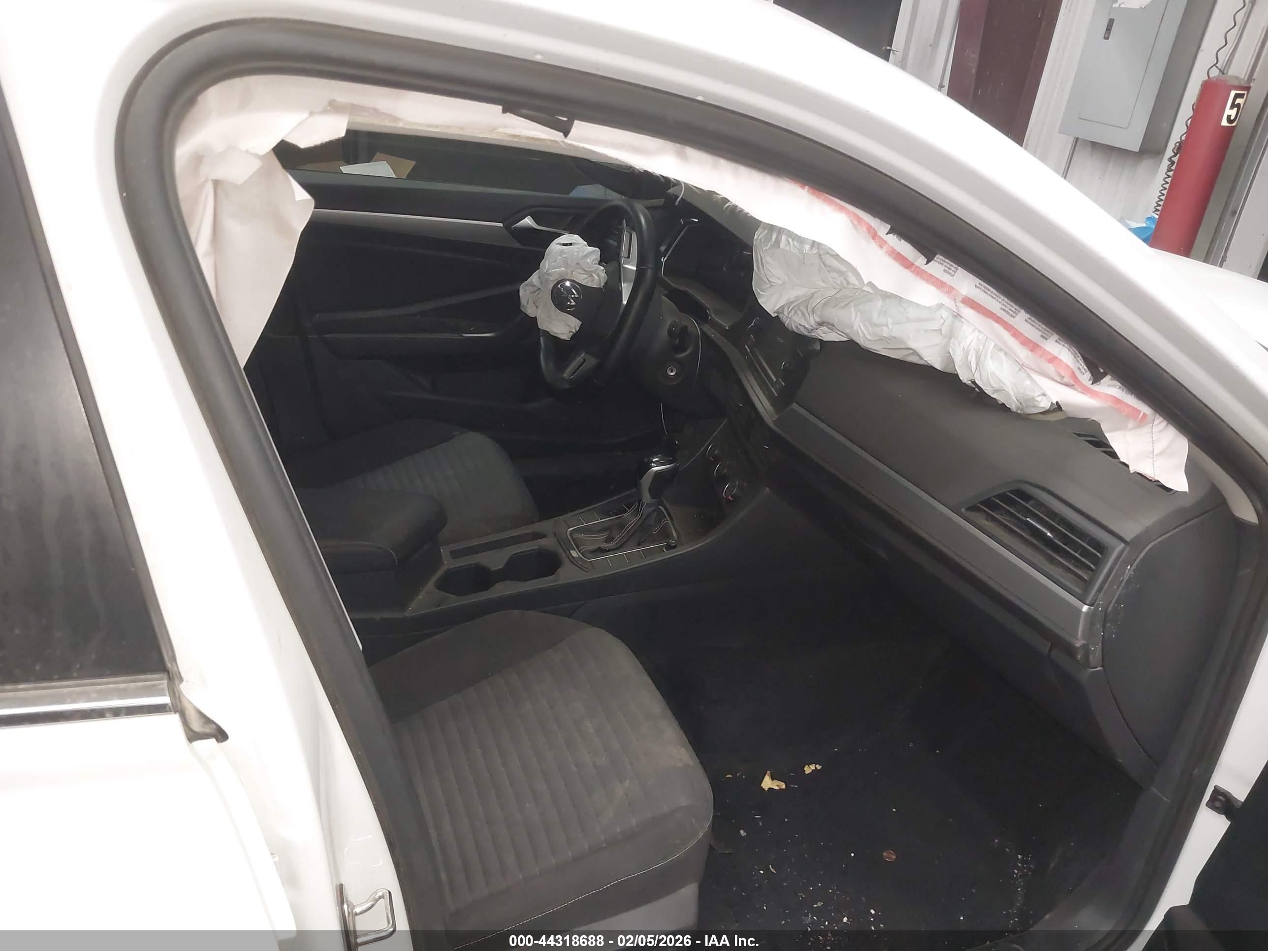 VOLKSWAGEN JETTA image 5