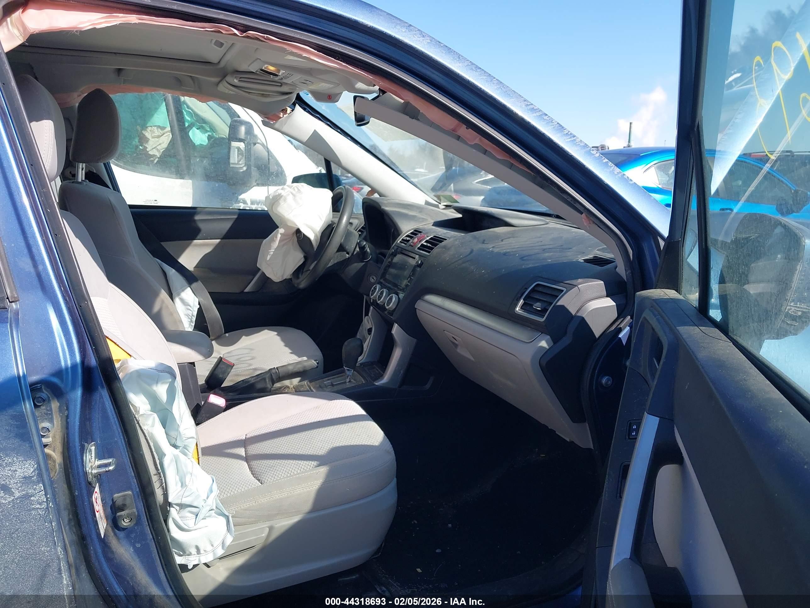 SUBARU FORESTER image 5