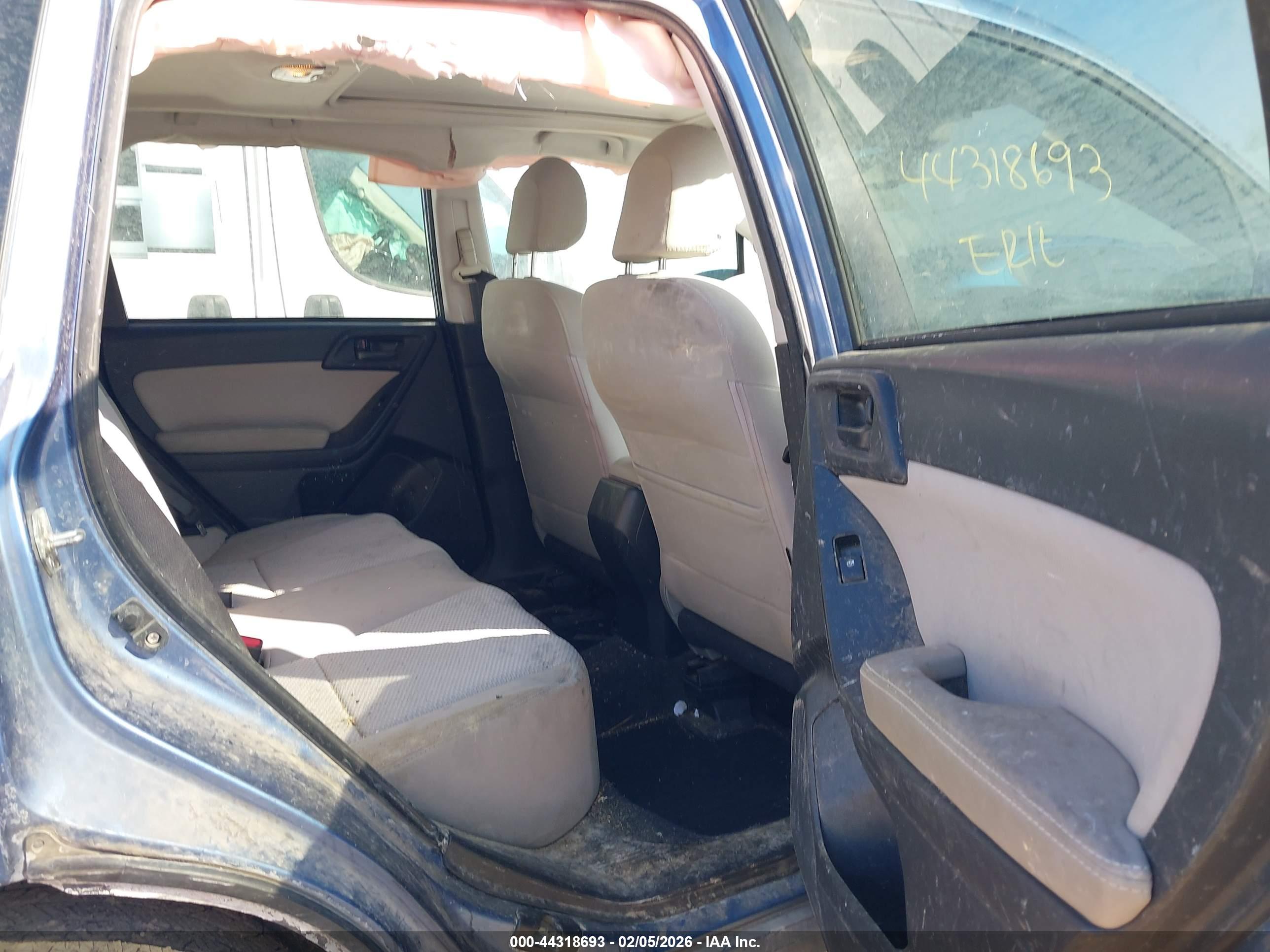 SUBARU FORESTER image 8