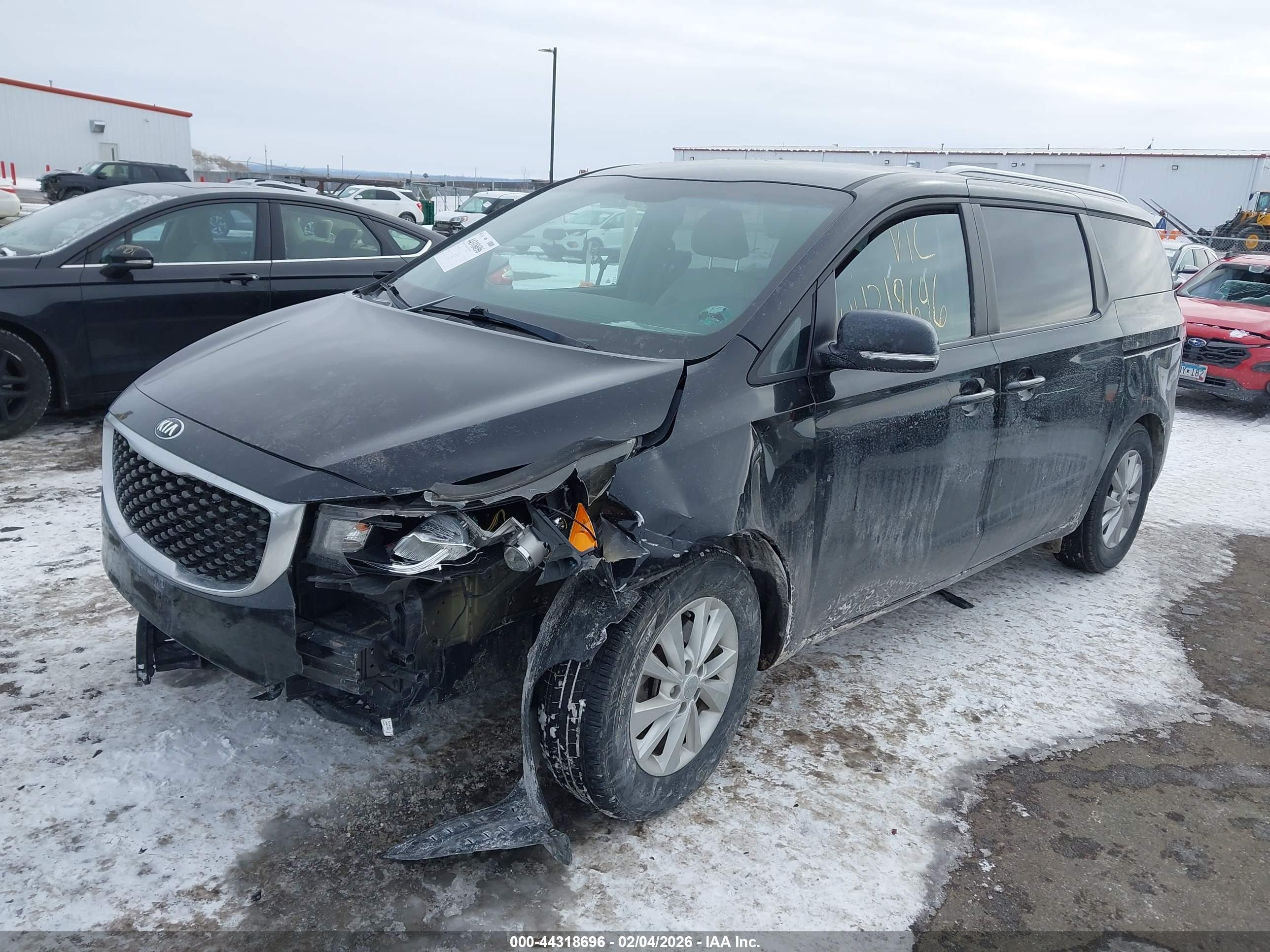 KIA SEDONA image 2