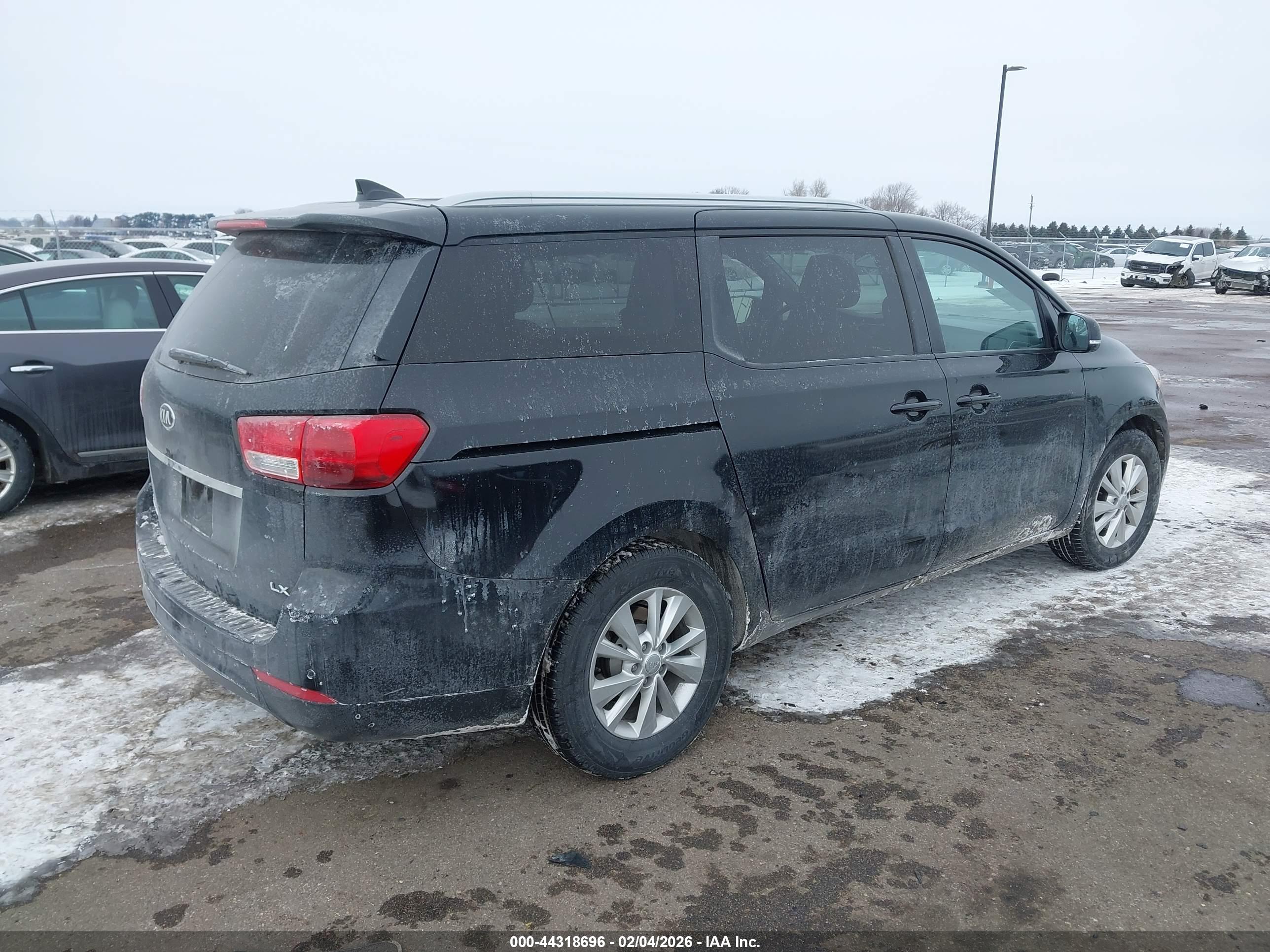 KIA SEDONA image 4