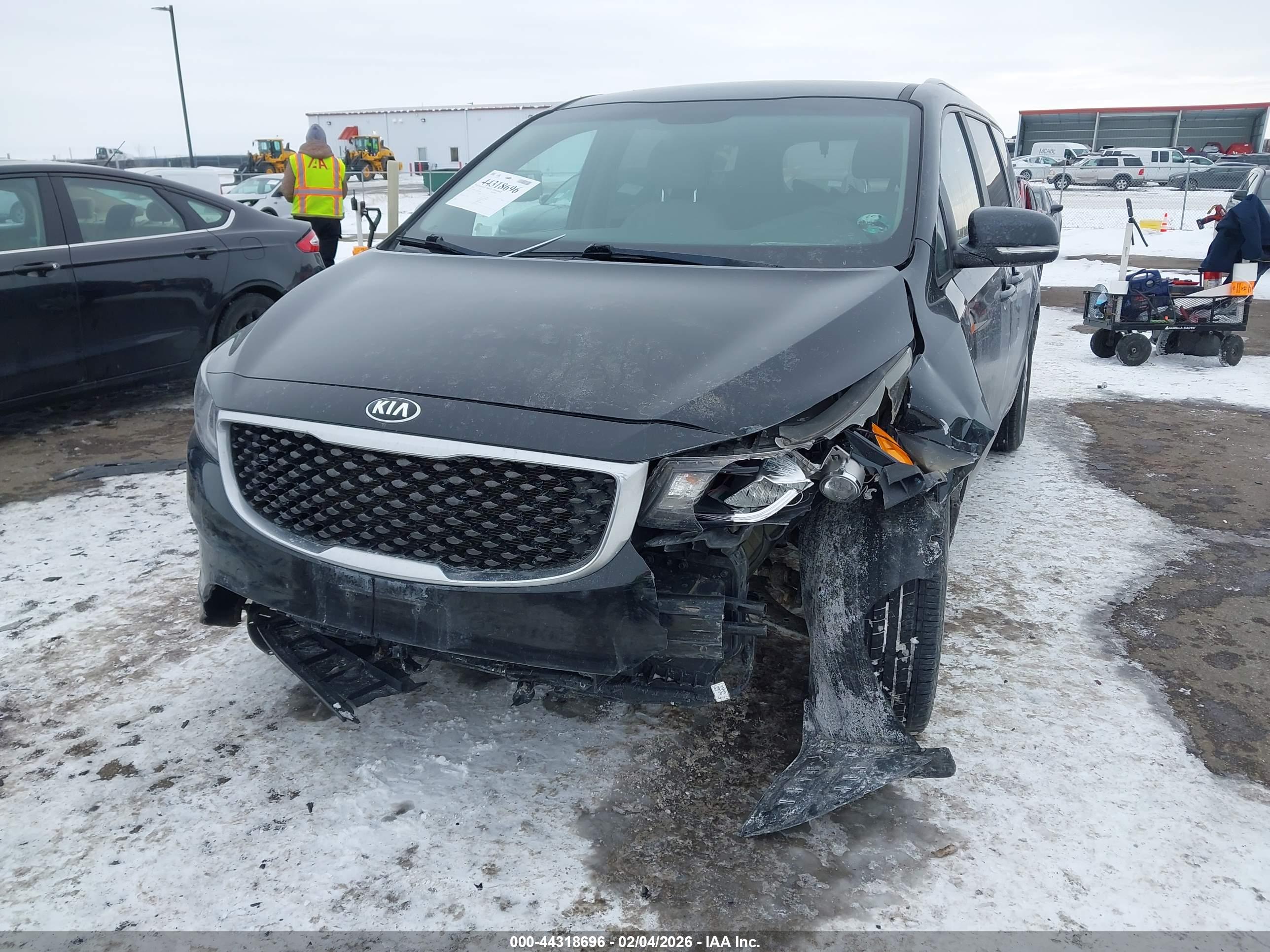 KIA SEDONA image 6