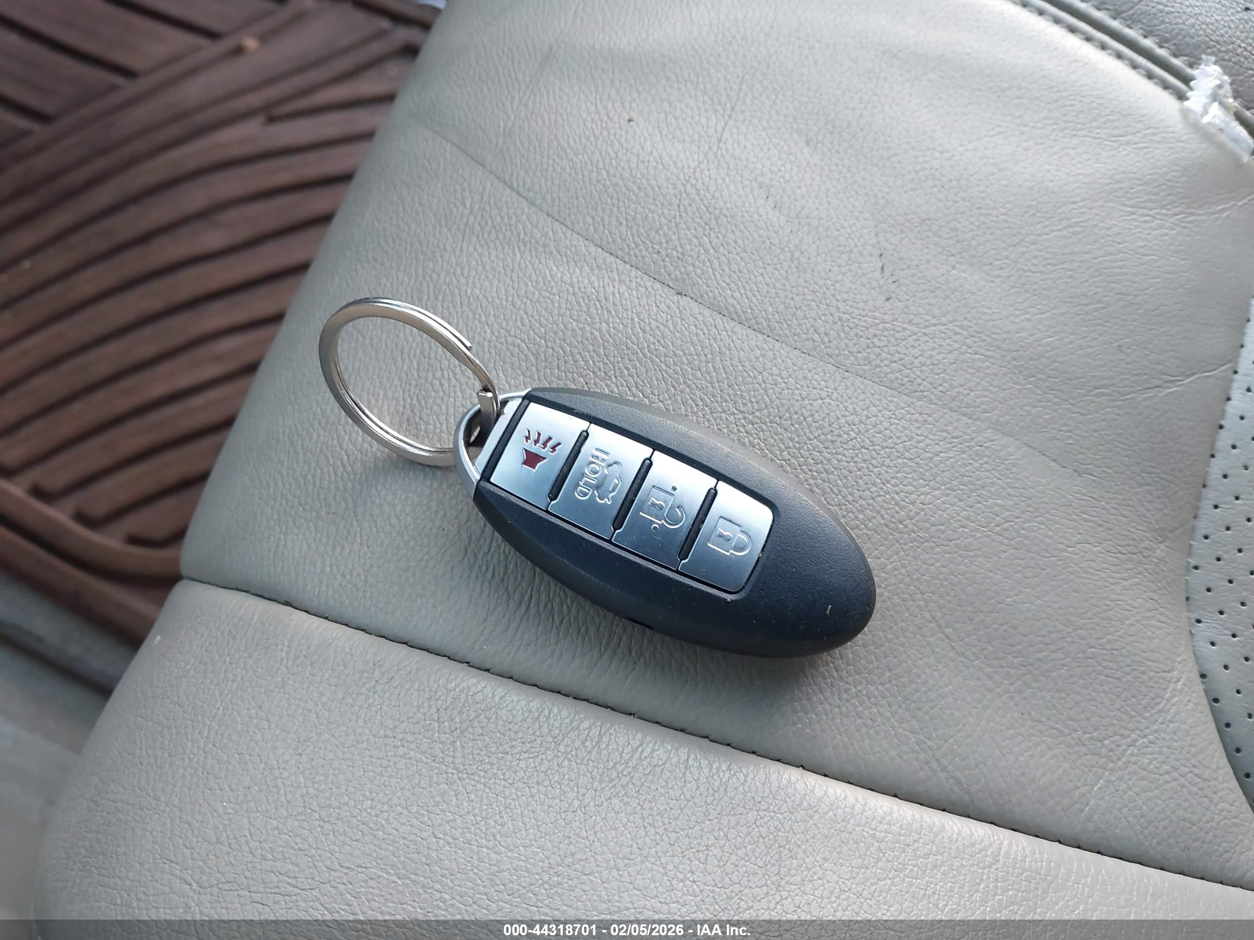 NISSAN MURANO image 11
