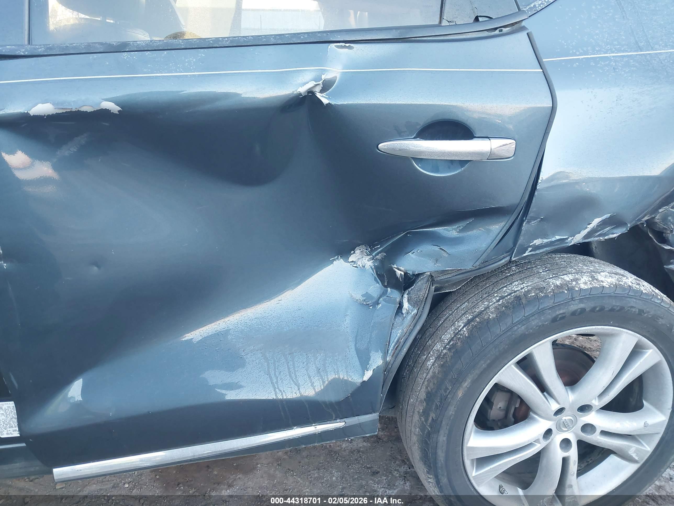 NISSAN MURANO image 6