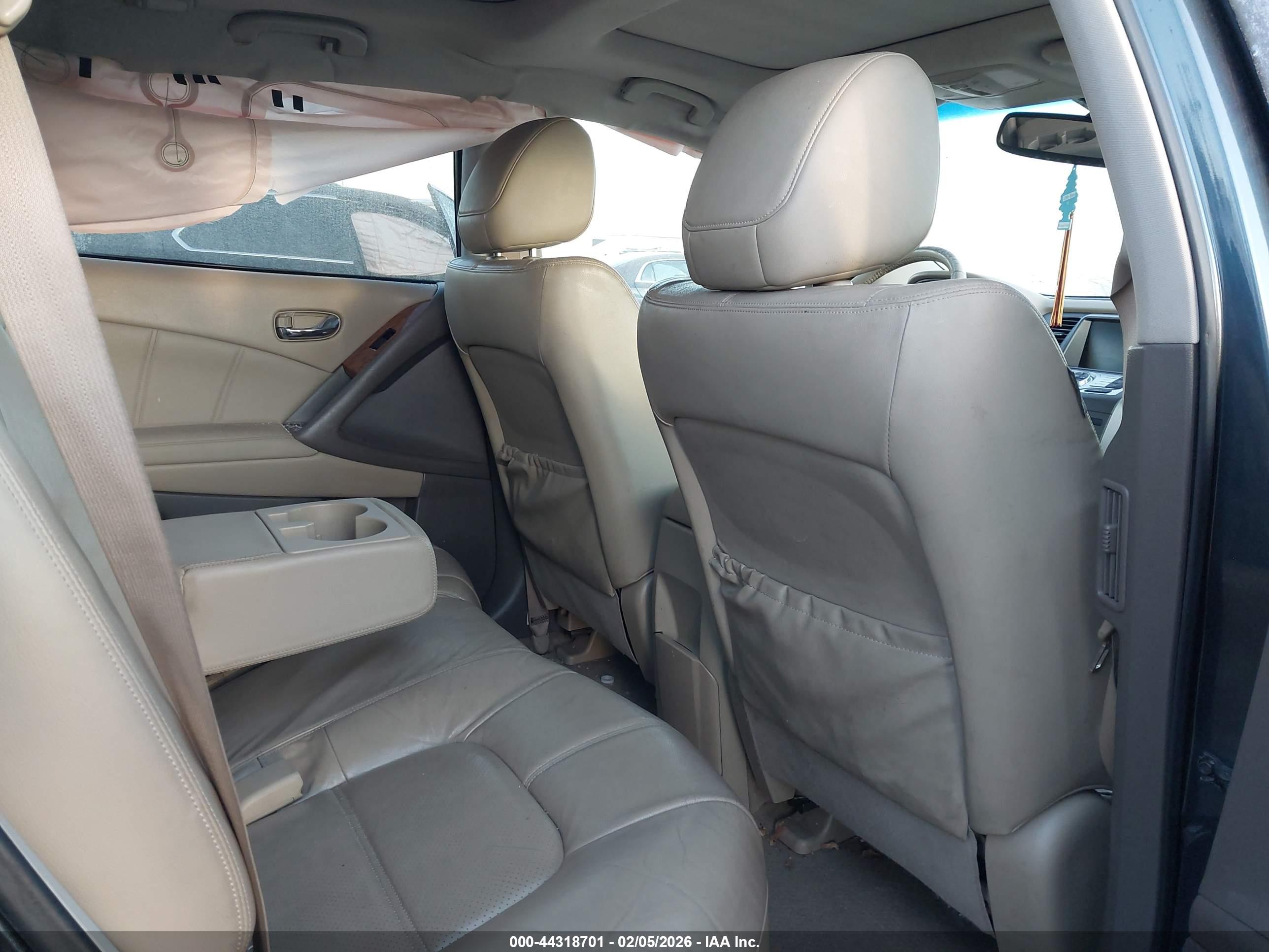 NISSAN MURANO image 8