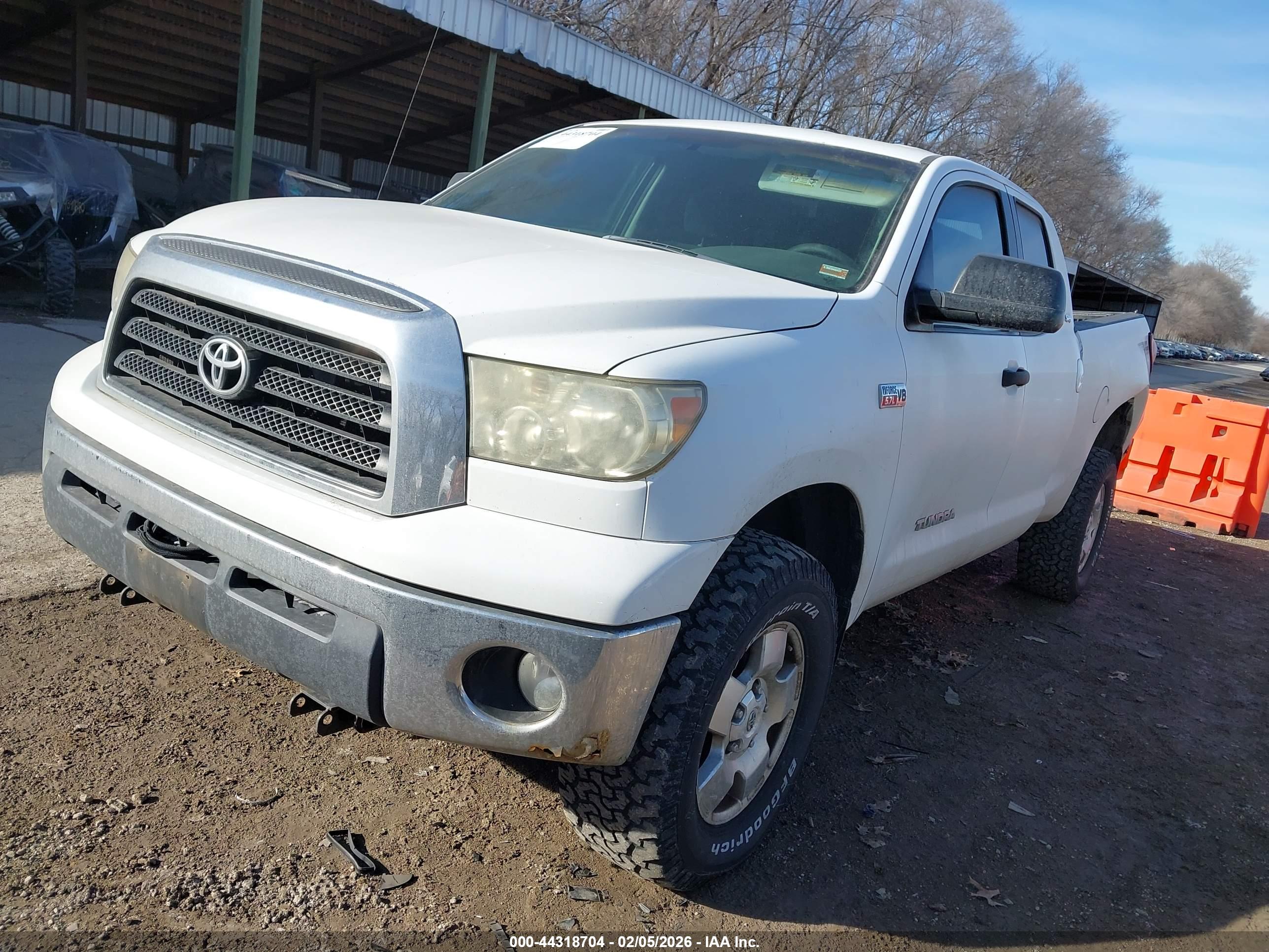TOYOTA TUNDRA image 2
