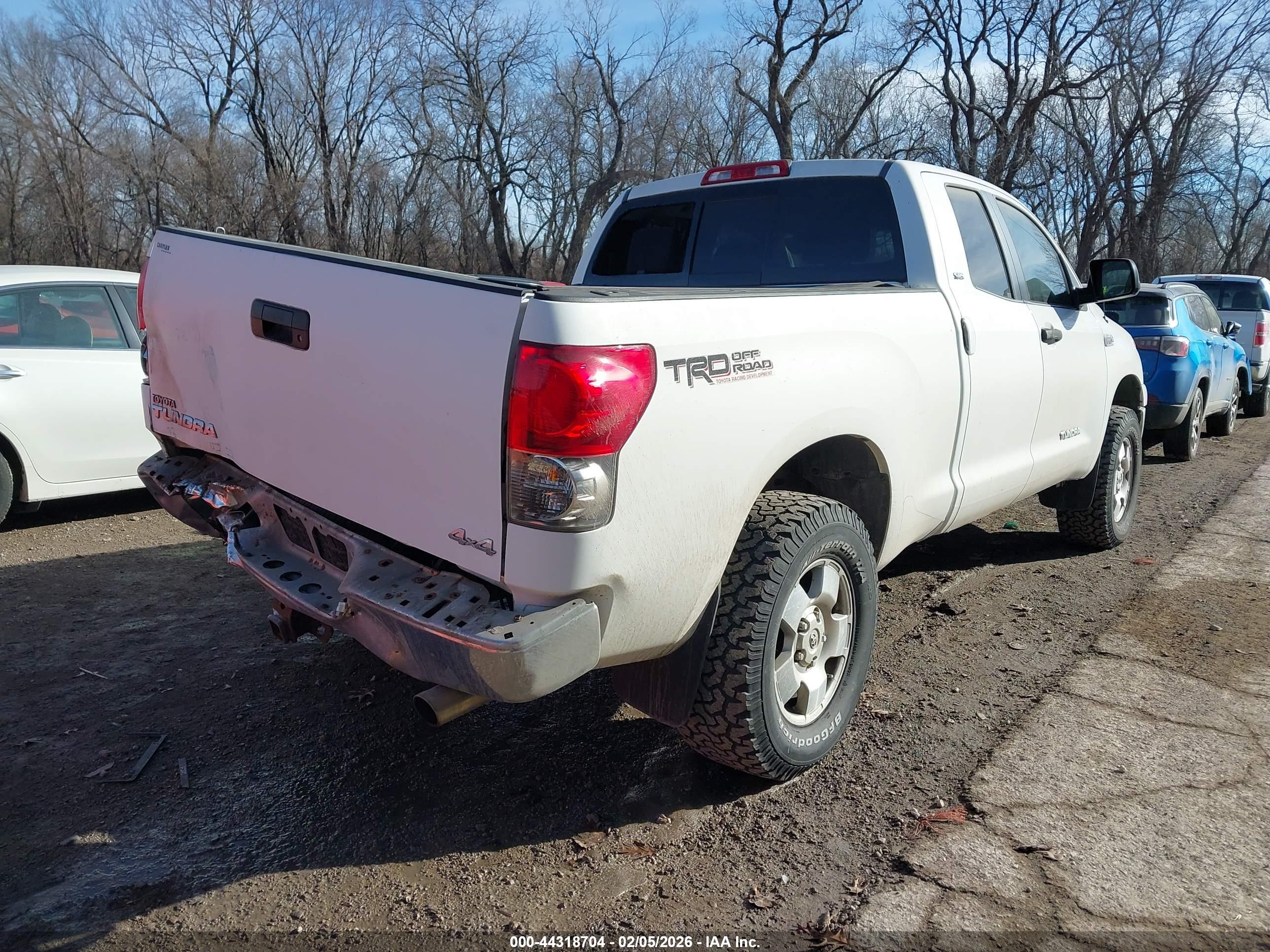 TOYOTA TUNDRA image 4