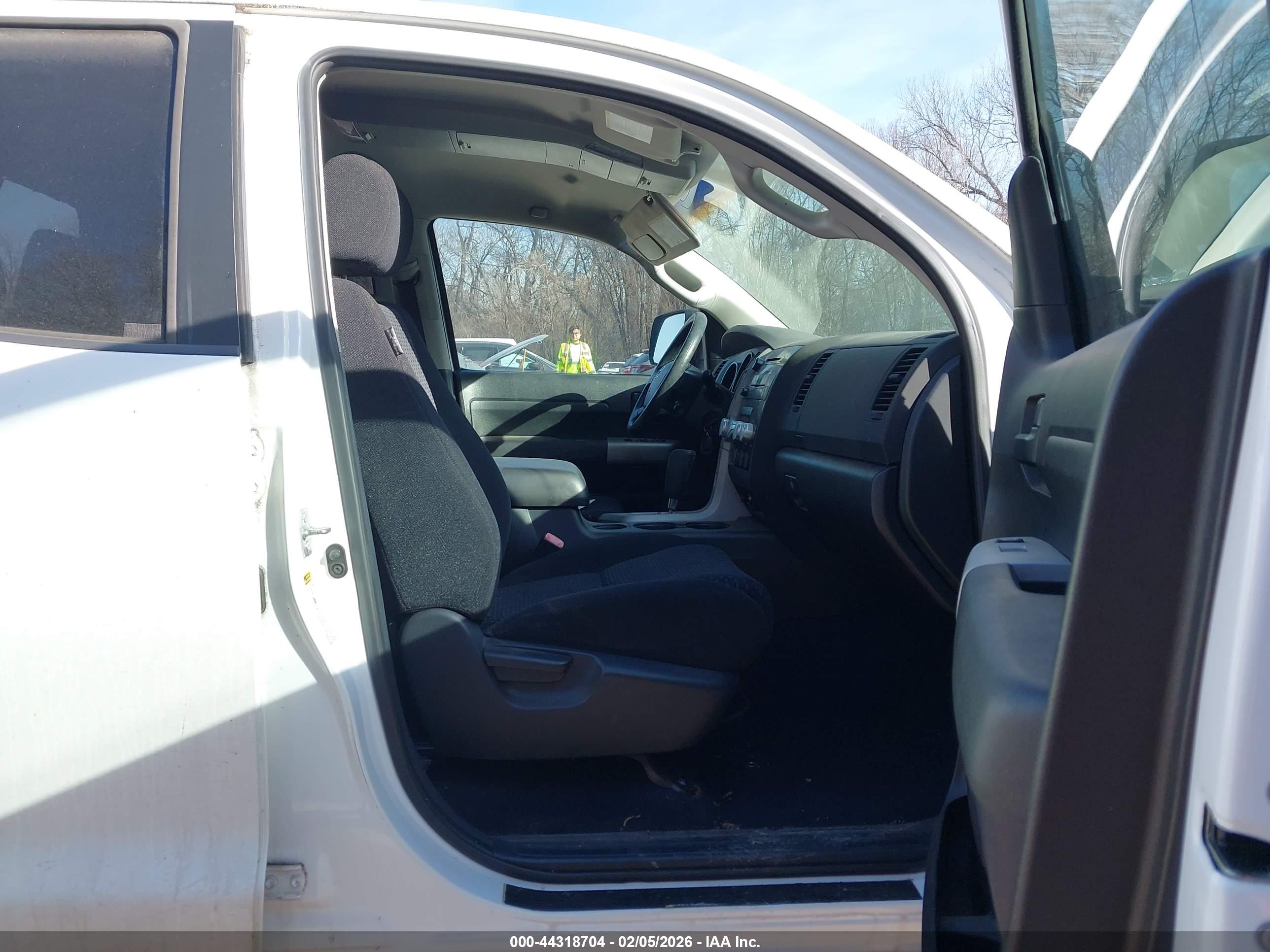 TOYOTA TUNDRA image 5