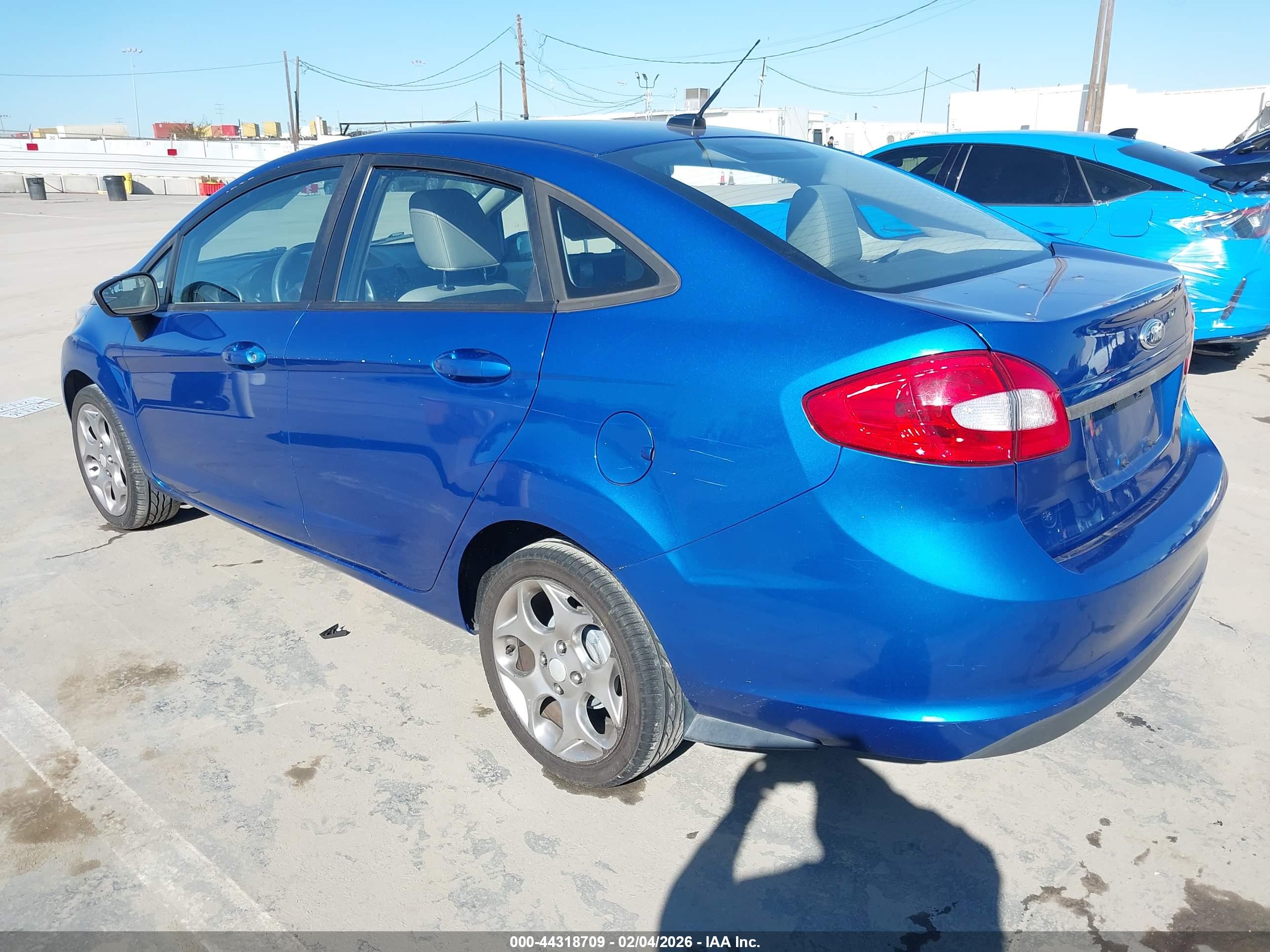 FORD FIESTA image 3