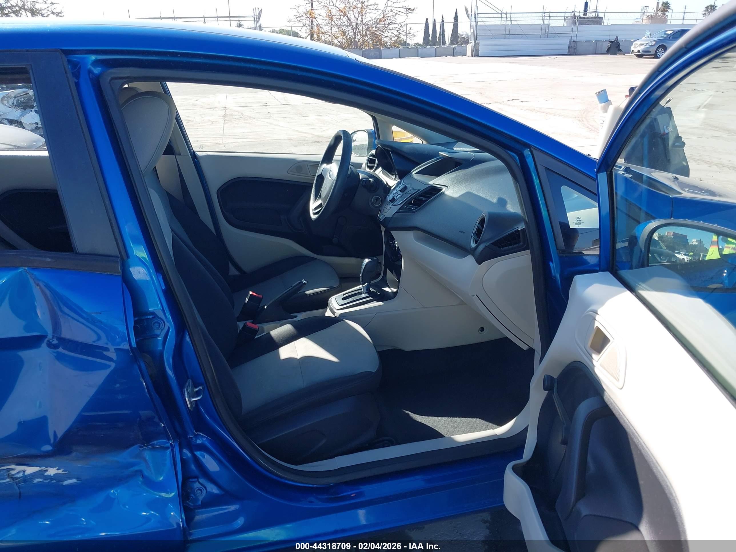 FORD FIESTA image 5