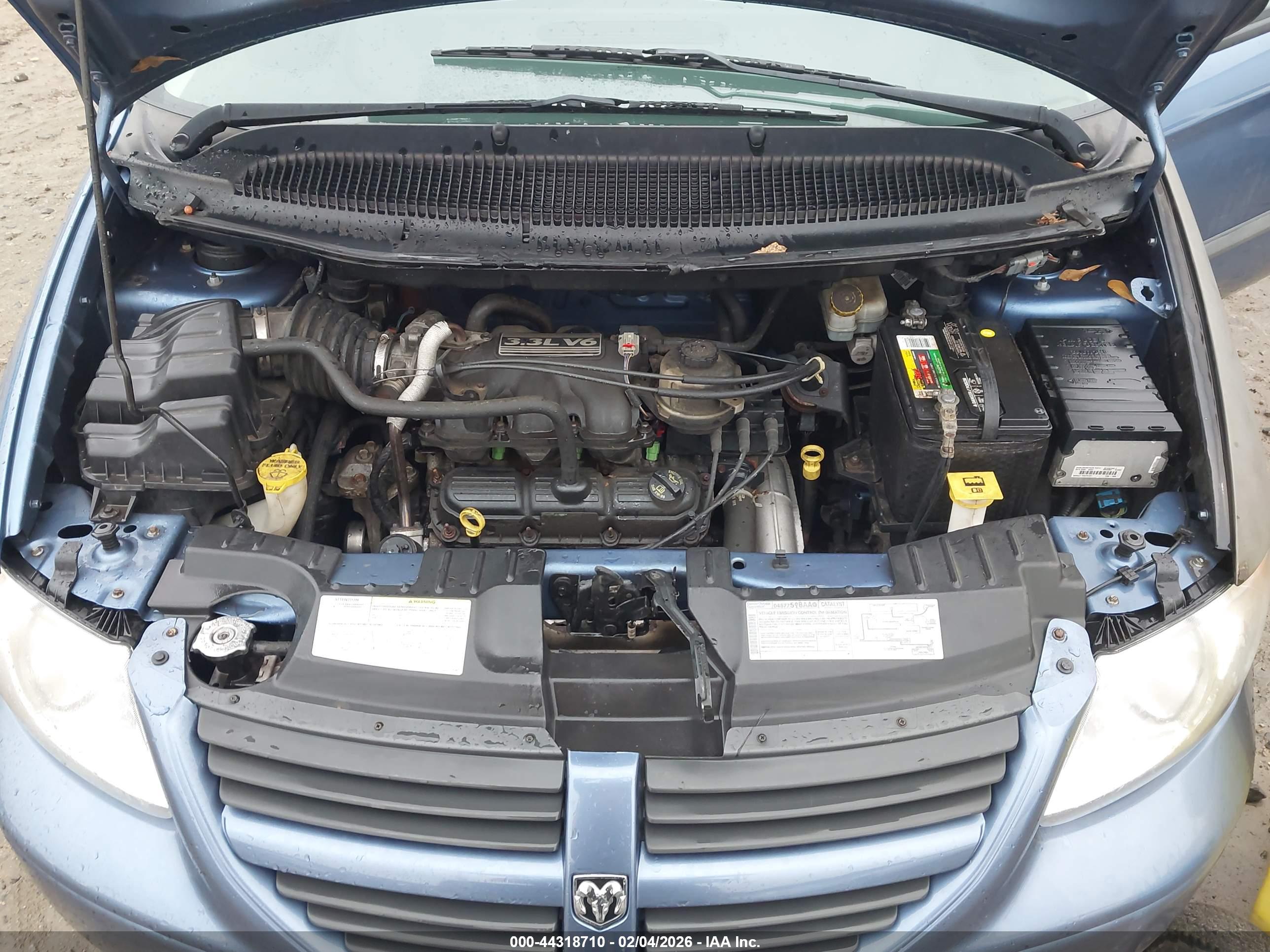 DODGE CARAVAN image 10