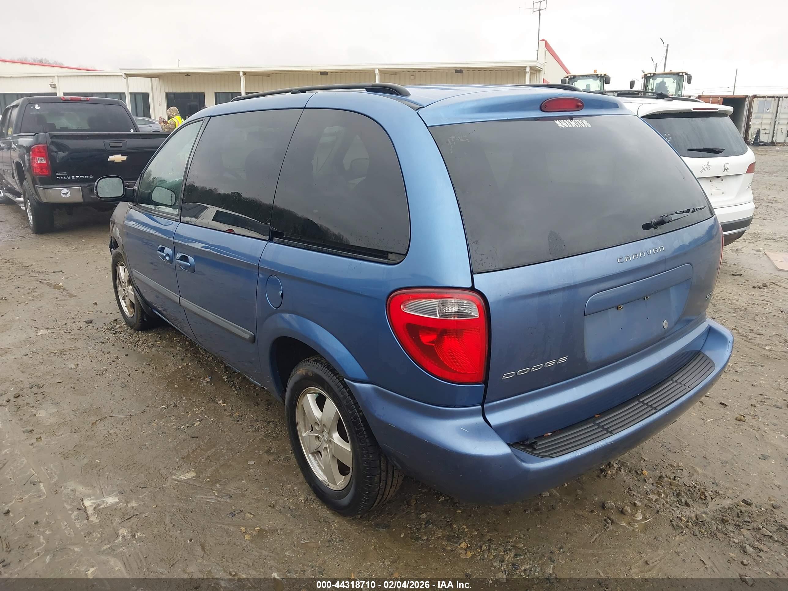 DODGE CARAVAN image 3
