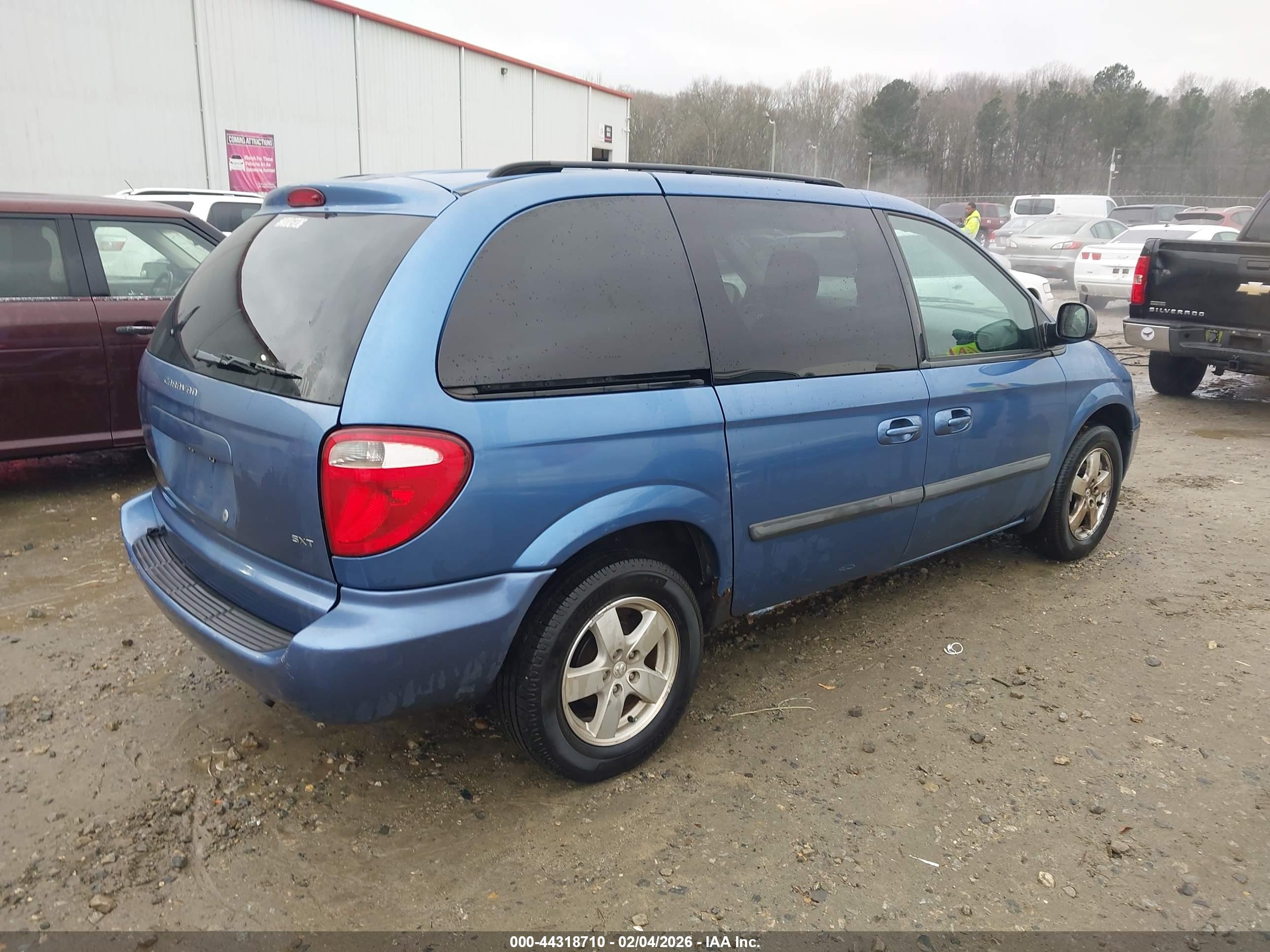 DODGE CARAVAN image 4