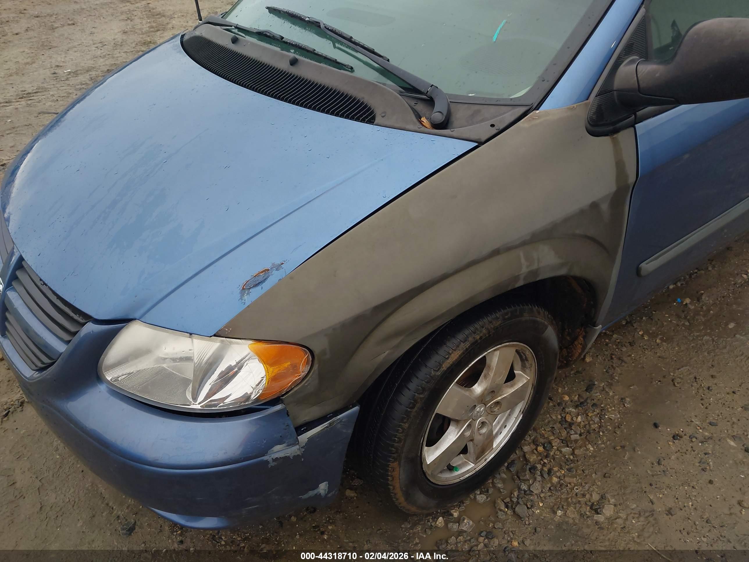 DODGE CARAVAN image 6
