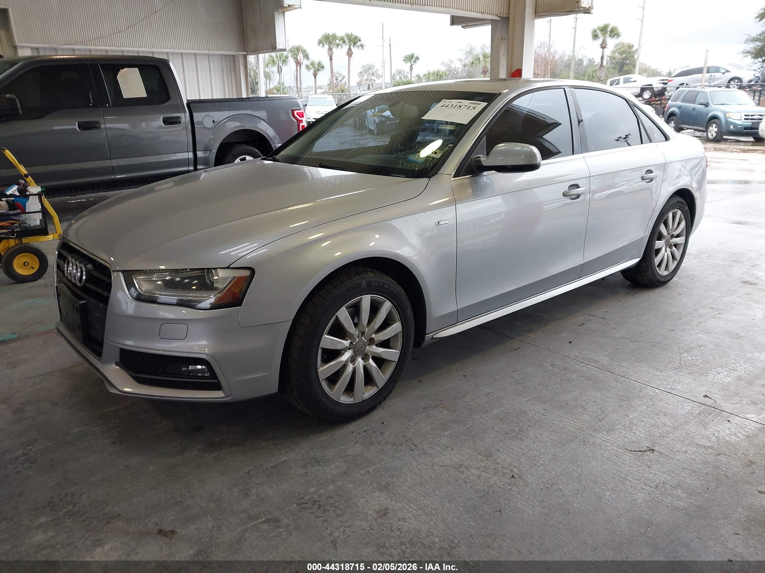 AUDI A4 image 2