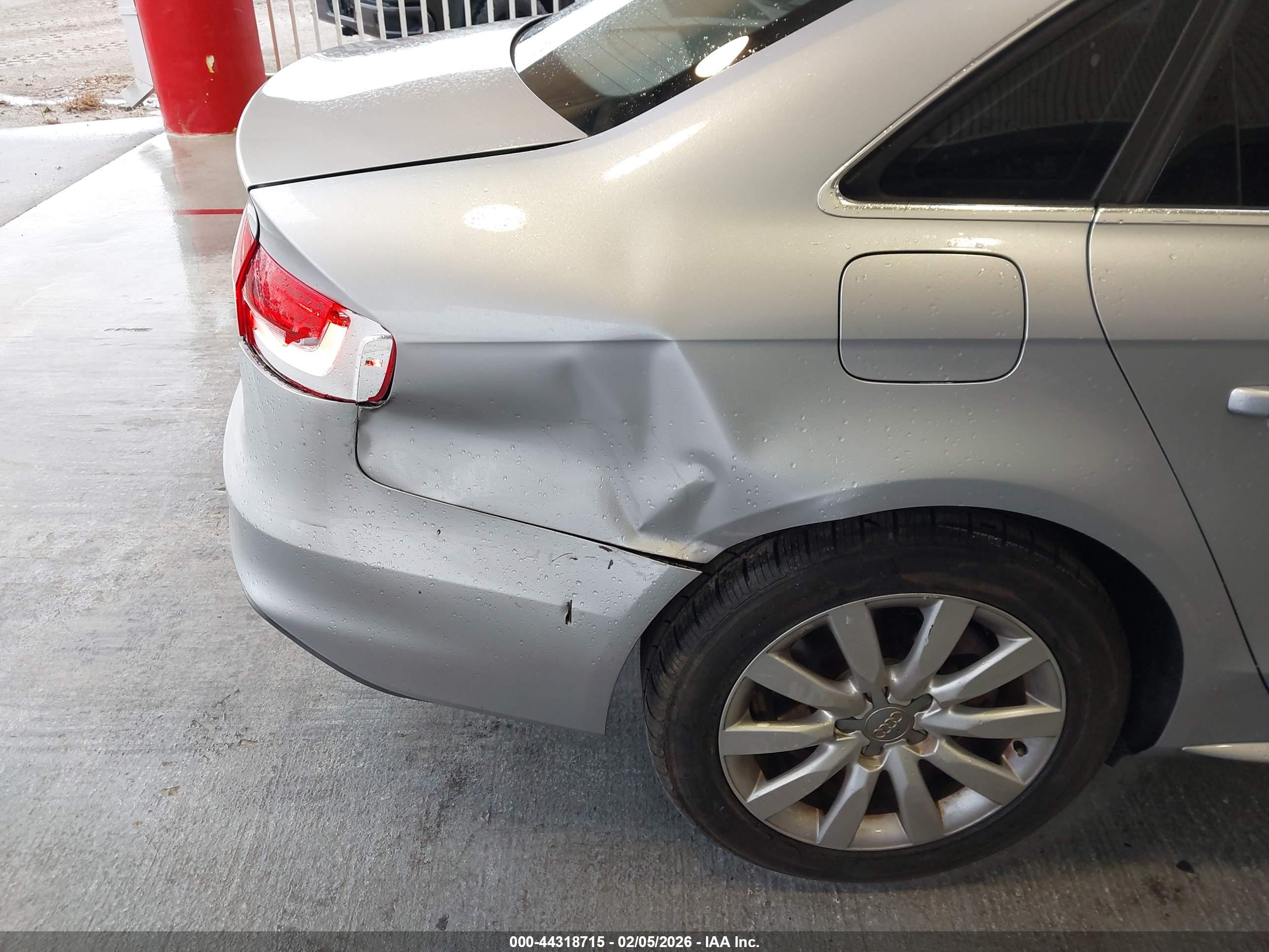 AUDI A4 image 6