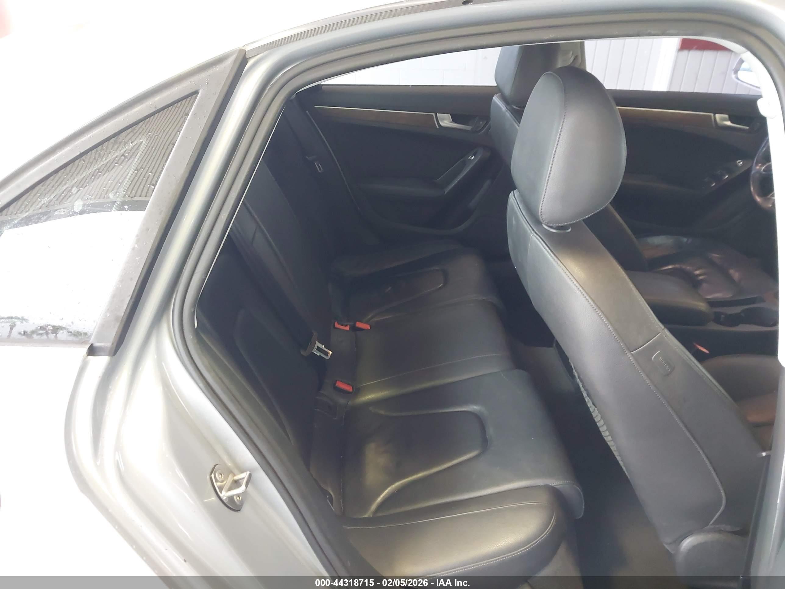 AUDI A4 image 8