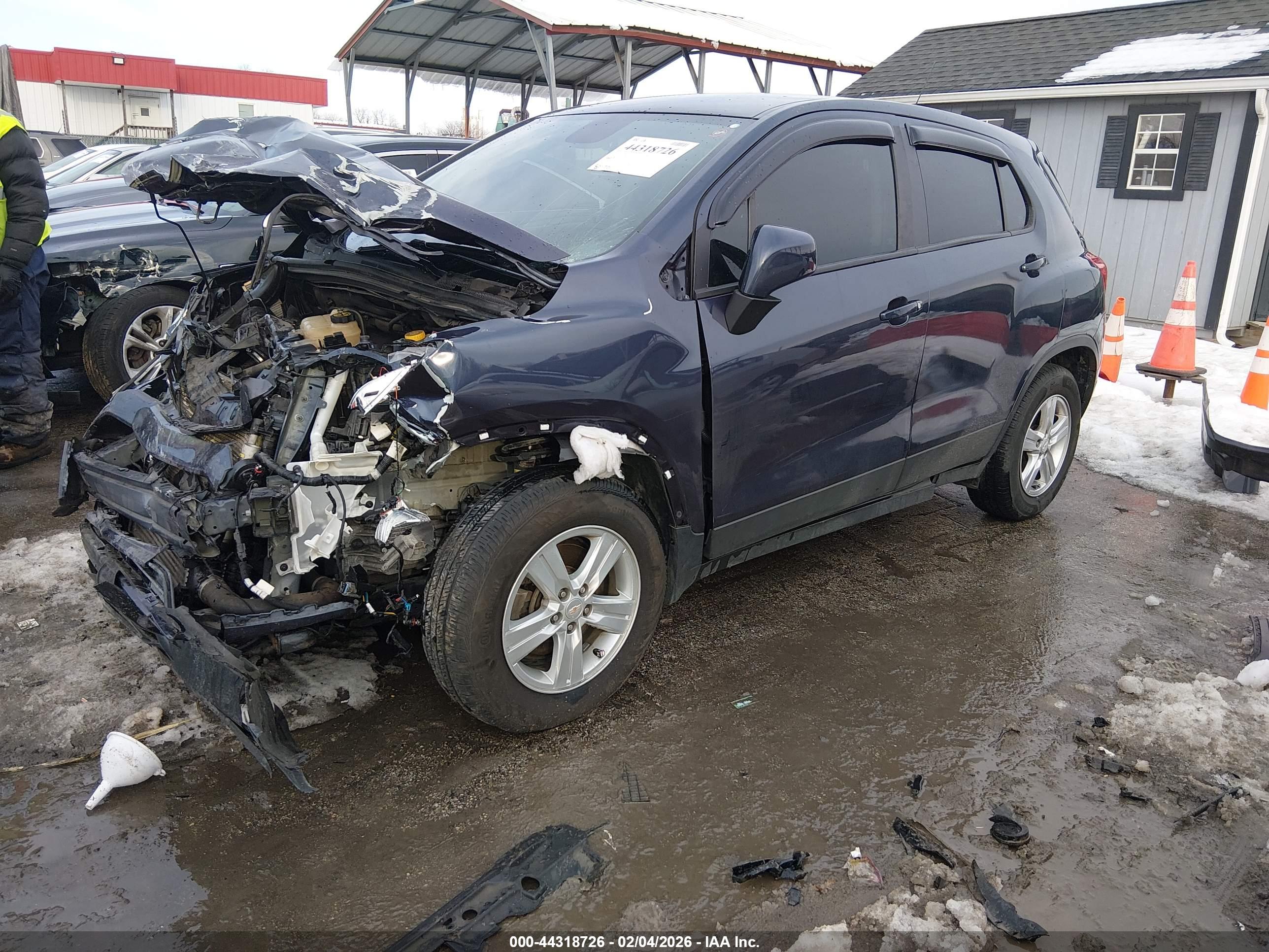 CHEVROLET TRAX image 2