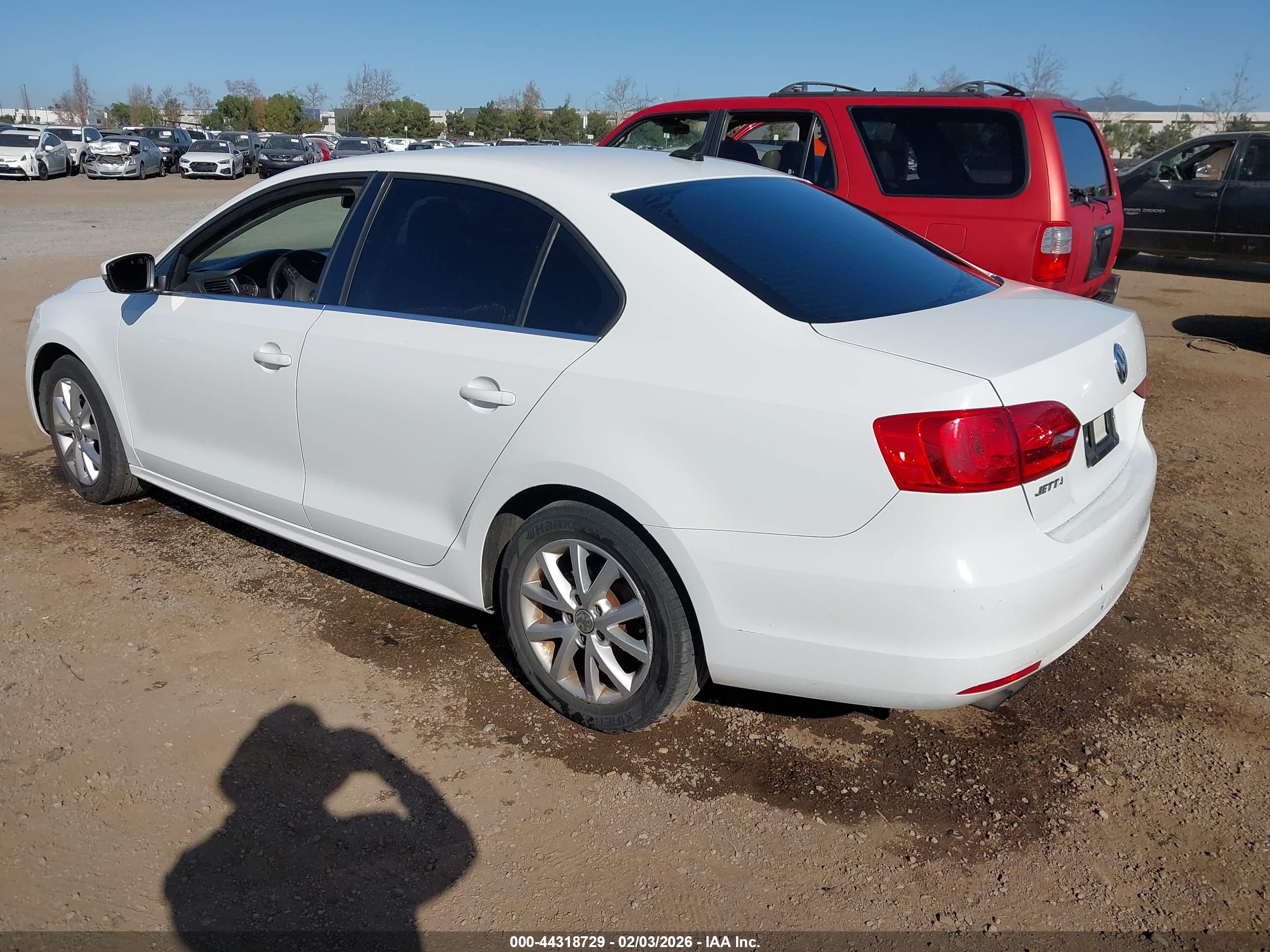 VOLKSWAGEN JETTA image 3