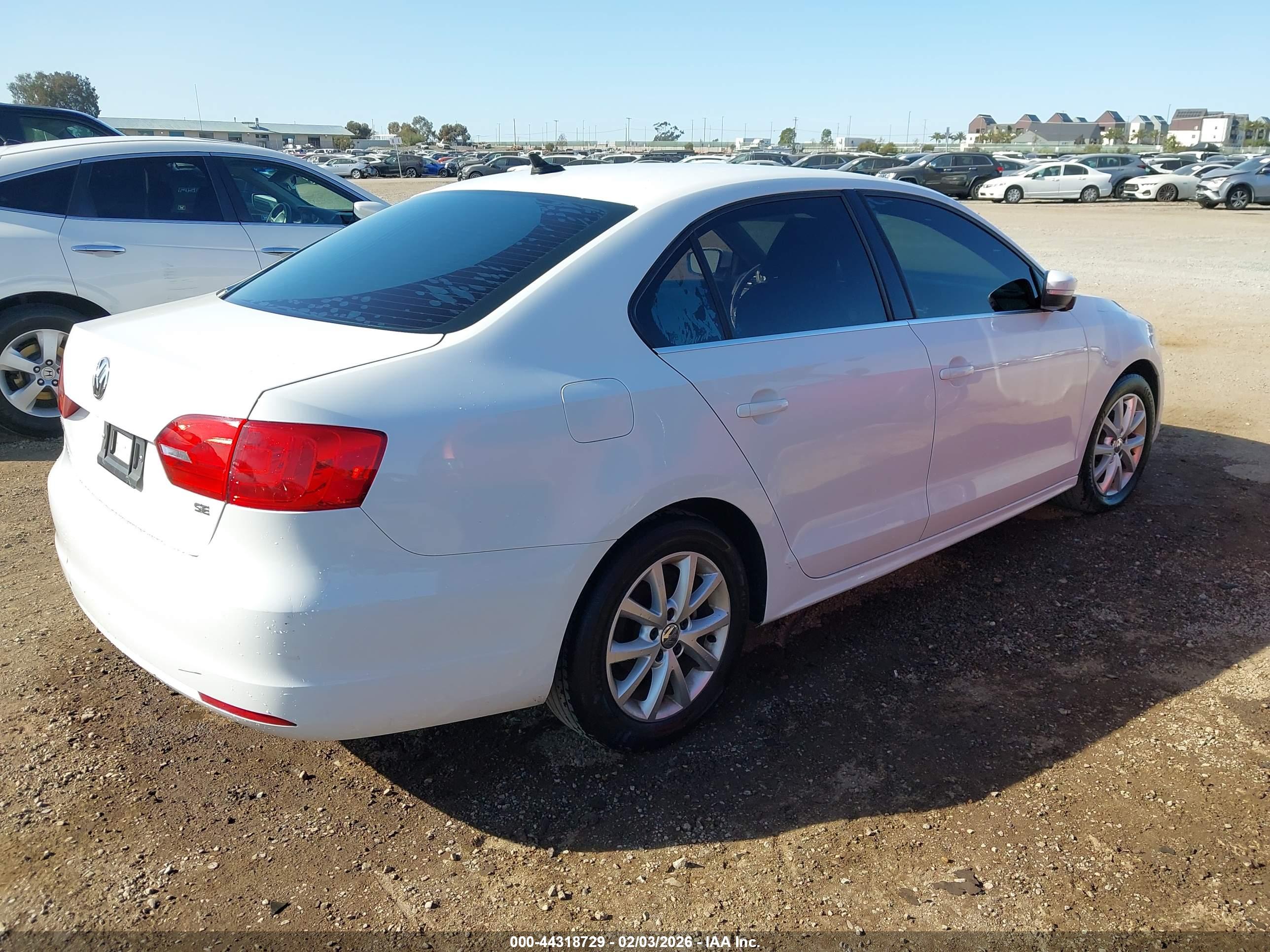 VOLKSWAGEN JETTA image 4