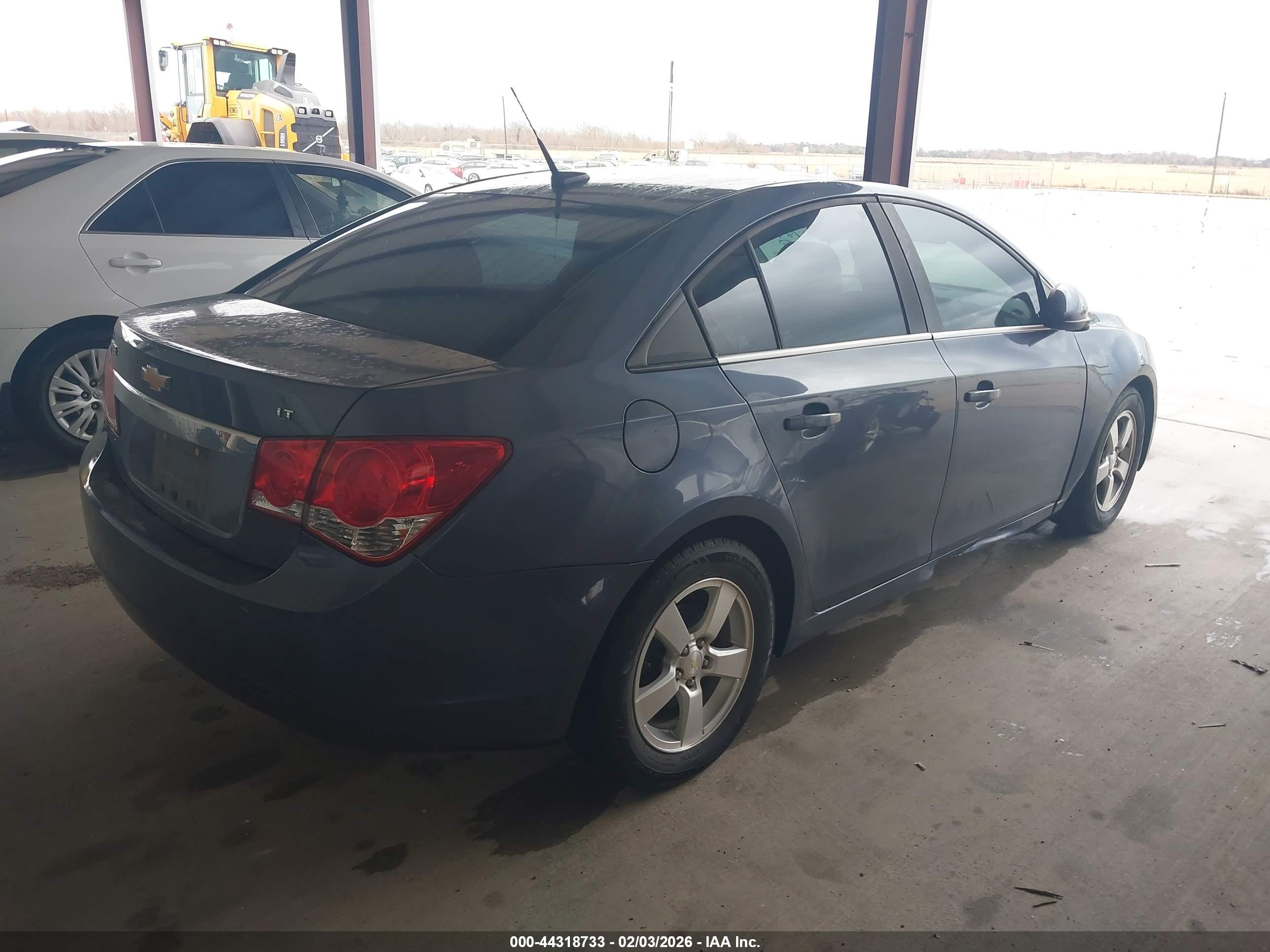 CHEVROLET CRUZE image 4