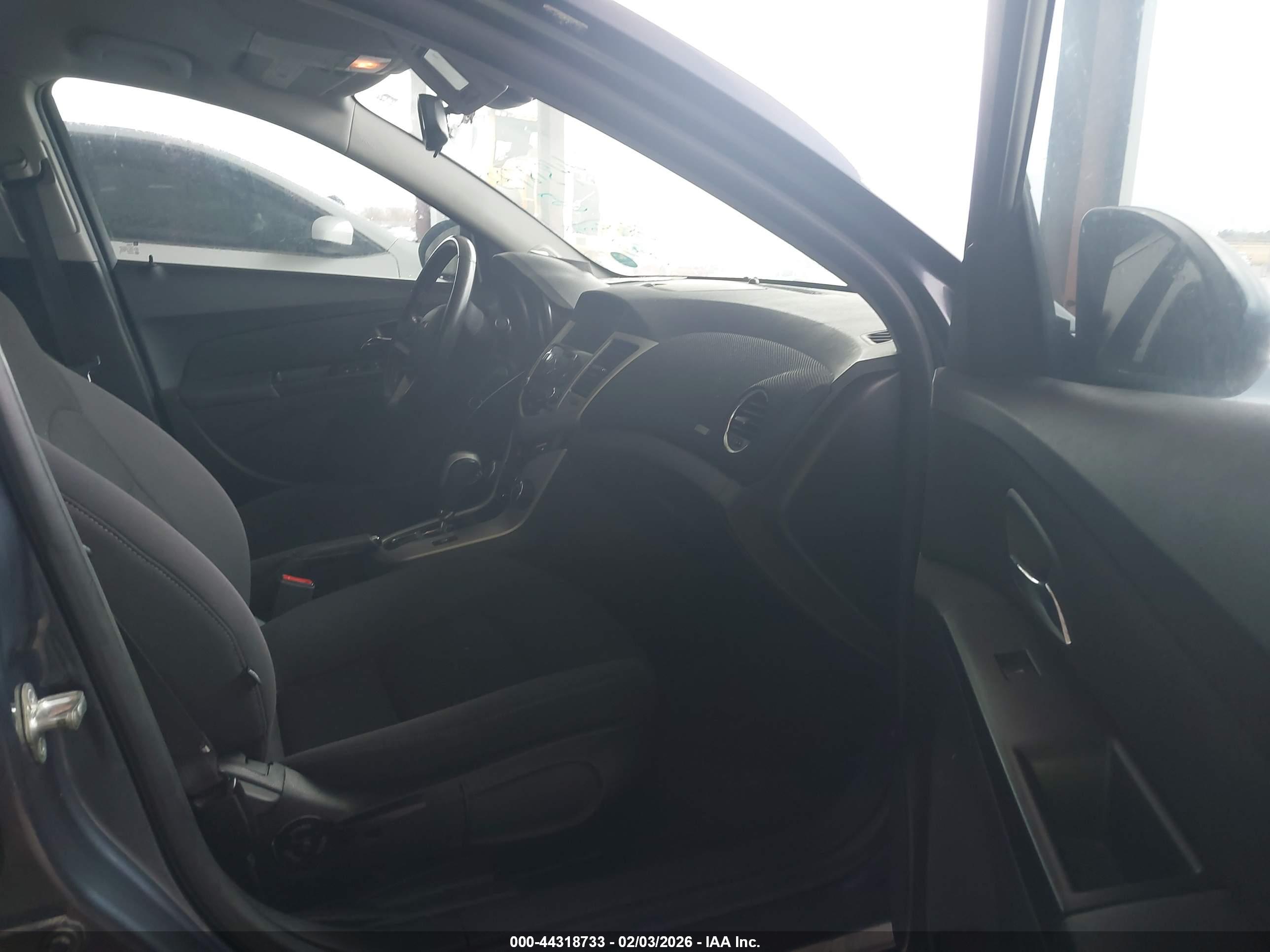 CHEVROLET CRUZE image 5